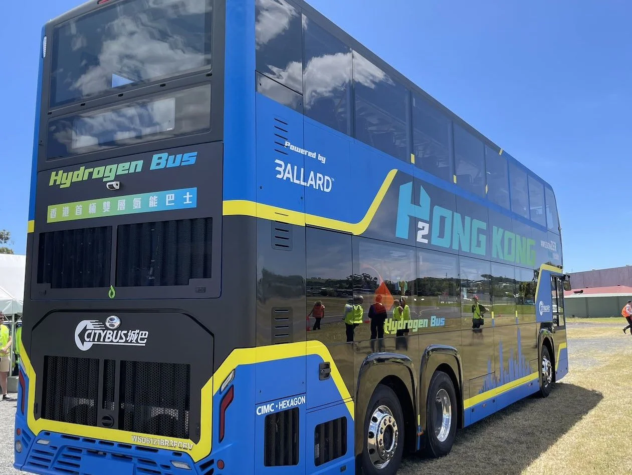 HDrive double decker bus rear right.jpg