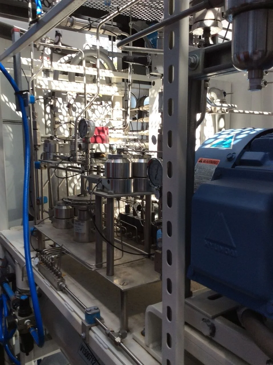 Hyundai_HRS_Hydrogen_compressor.jpeg