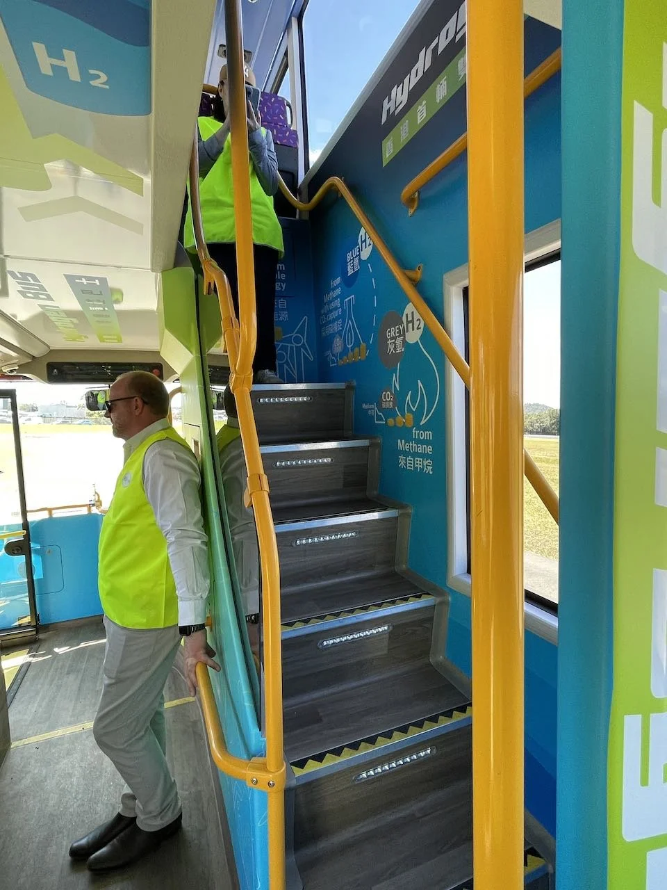 Wisdom_H_Drive_H_bus_stairs_downstairs.jpeg
