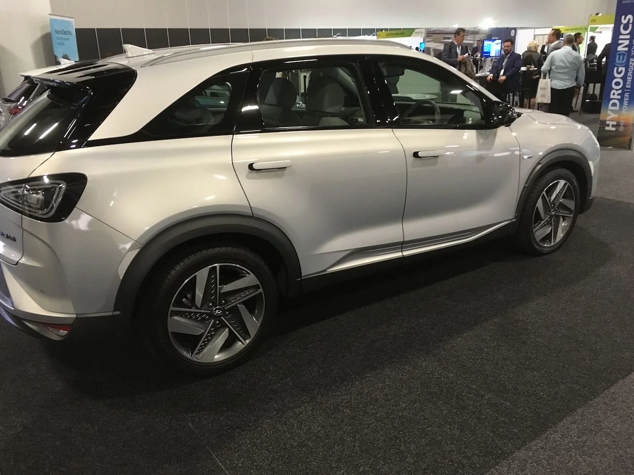 Hyundai_Nexo_FCEV_left_side.jpeg