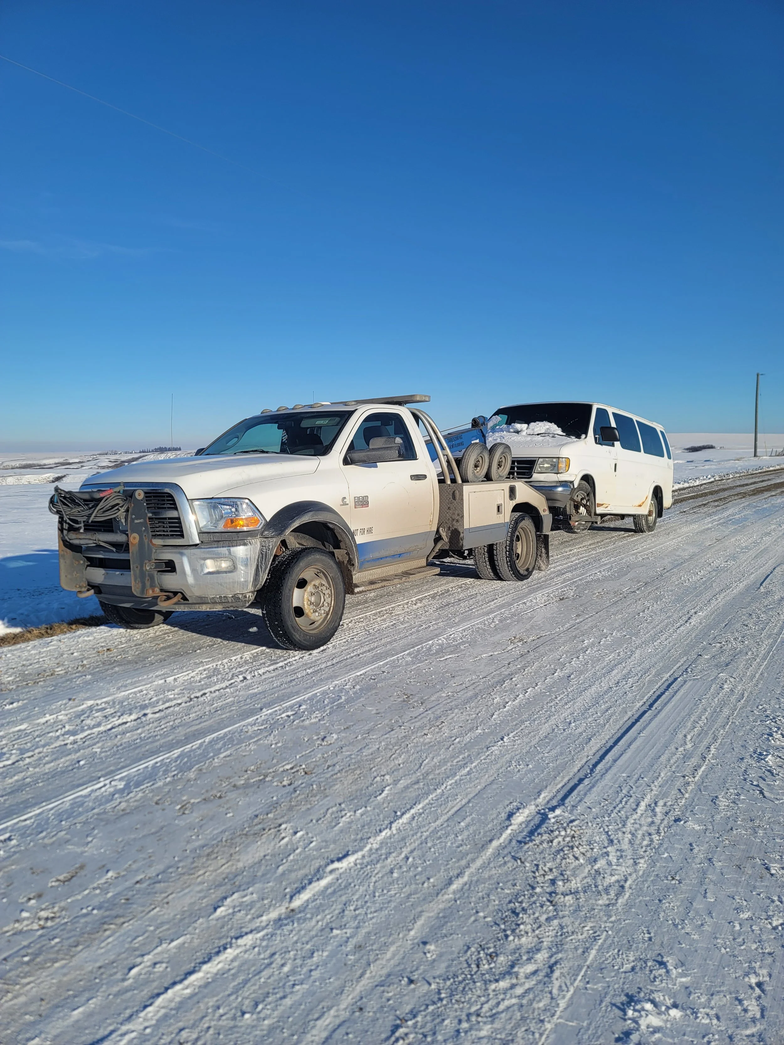 🚗❄️ Winter Challenges of Towing Junk Cars in Calgary