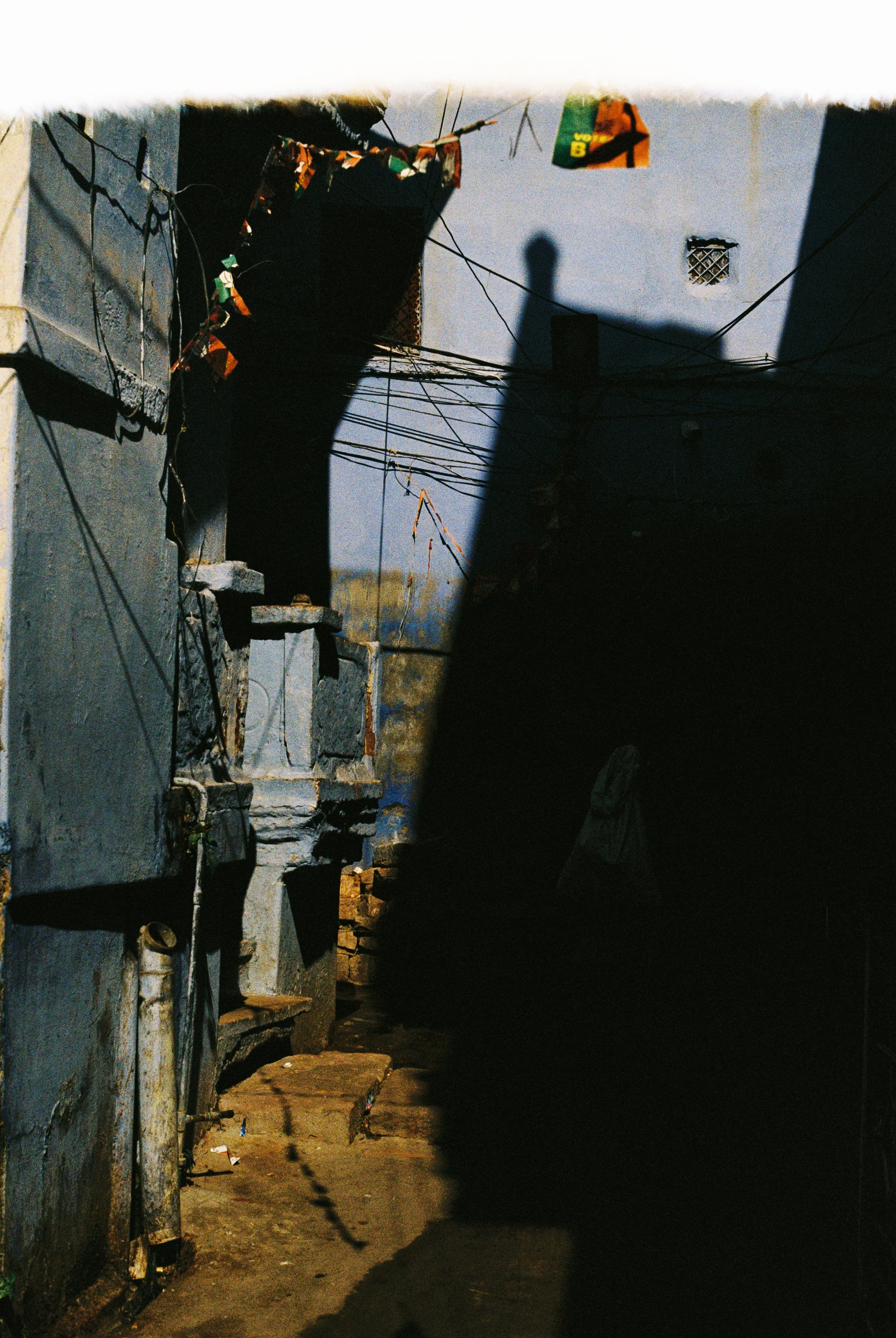 R1-06570-000A_0001.JPG
