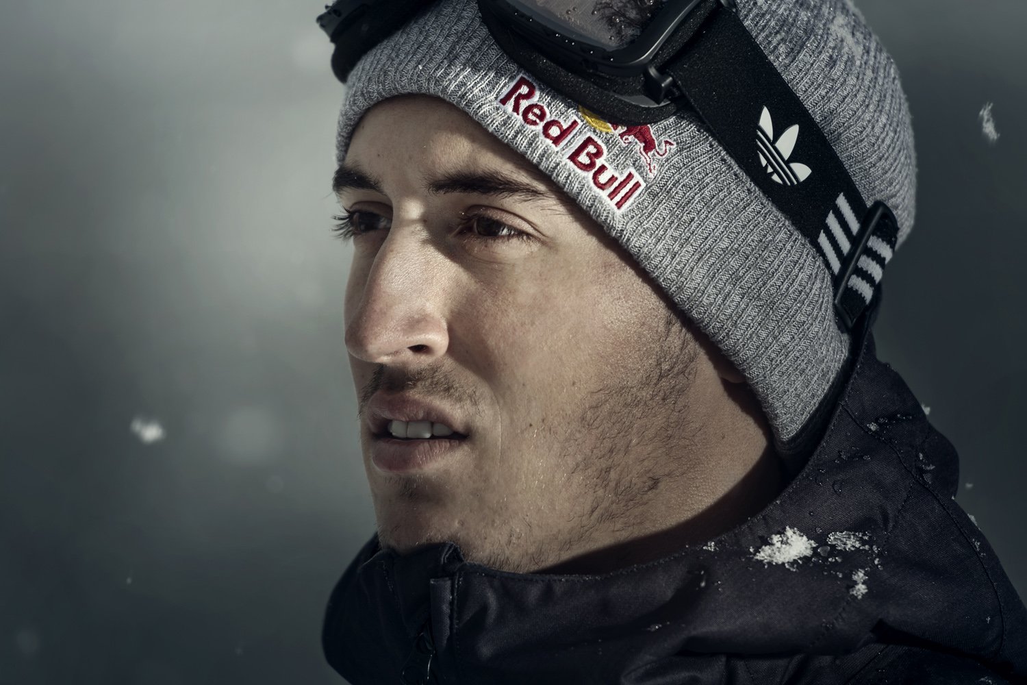 Portrait of snowboarder Dimi de Jong