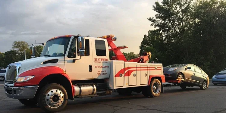 What to Expect When You Call for a Tow