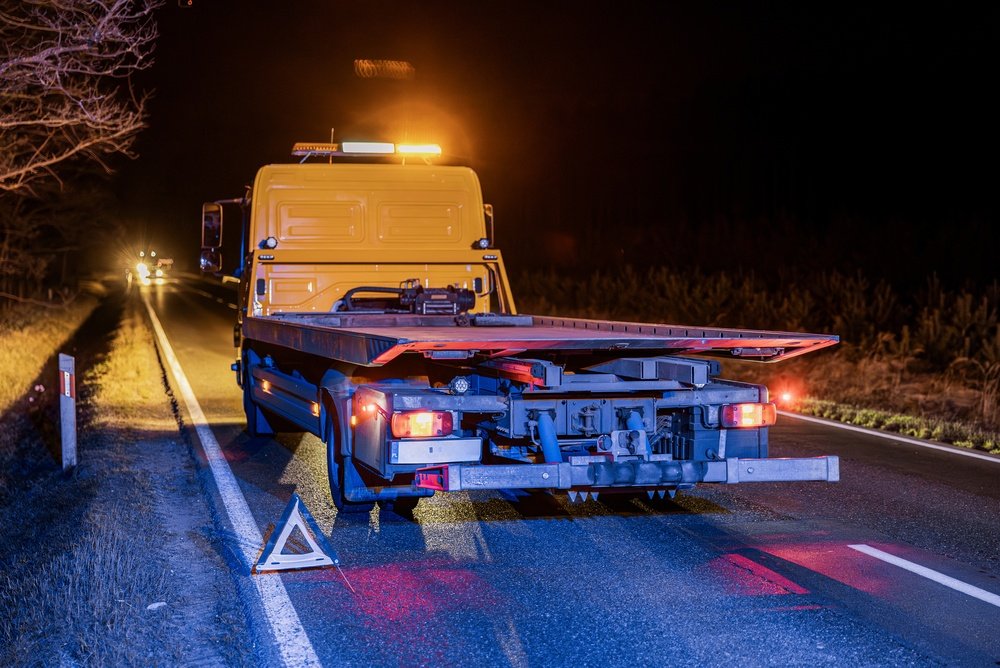 Emergency Towing at Night: What Drivers Should Expect
