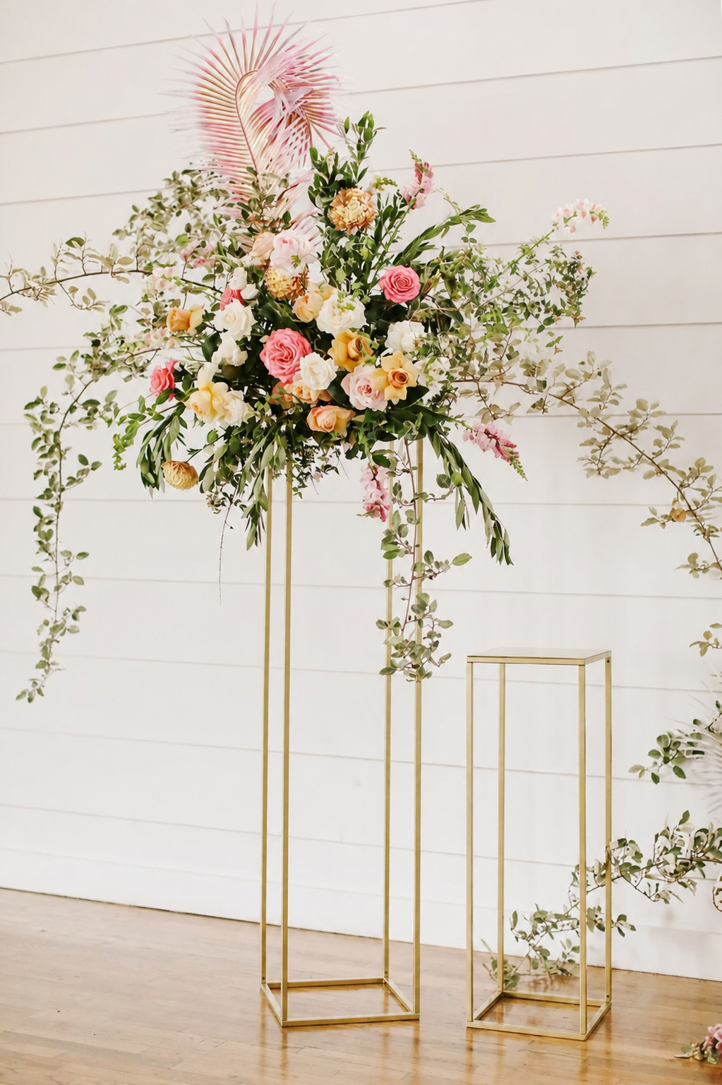 gold pedestal 2.jpg