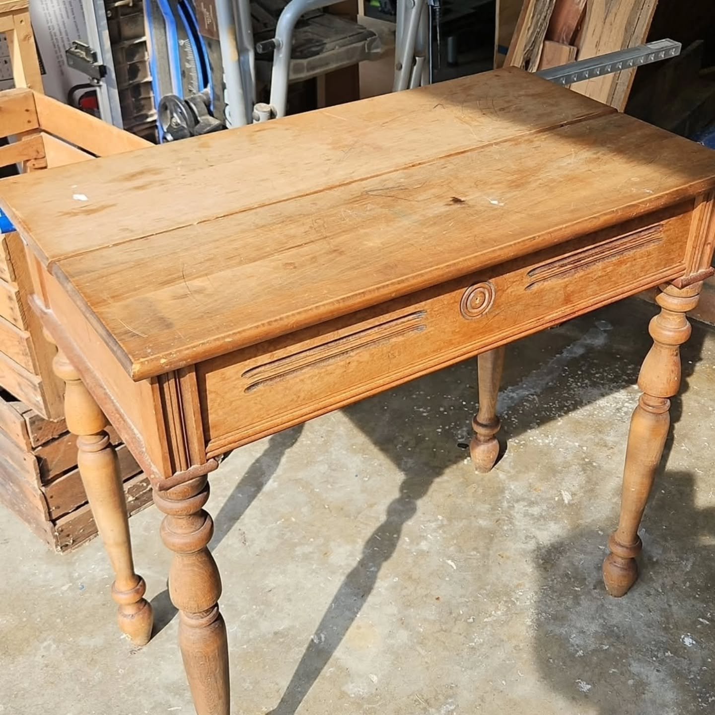 A little before and after, quick turnaround project. Minor alterations and a little paint can make a big difference. I think this one is a keeper.
#transform #youcandoit #justgetstarted #whatsnext #vision #imagination #design #decor #furniture #ref