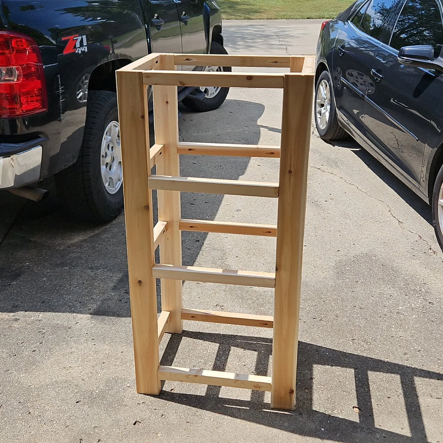 Getting started on another @littlefreelibrary !

#library #books #read #free #woodworking