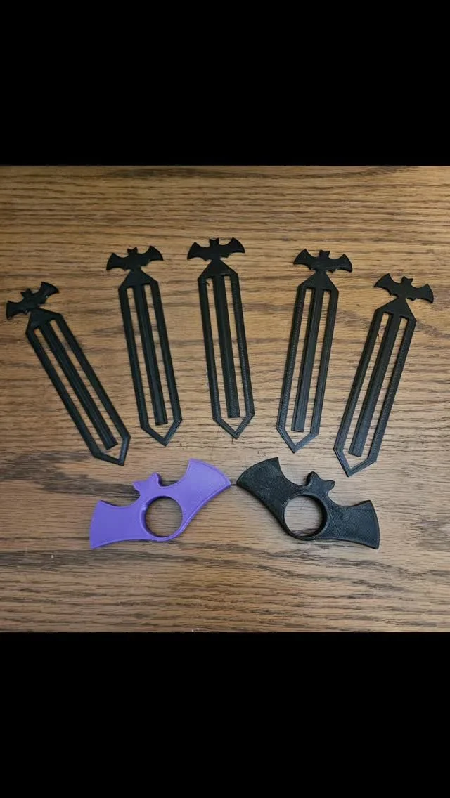 Here's something for all you spooky book readers...Bat bookmarks and page holders!
#spookyseason #halloween #books #reader #reading #bookmark #bats #3dprinting #makingstuff