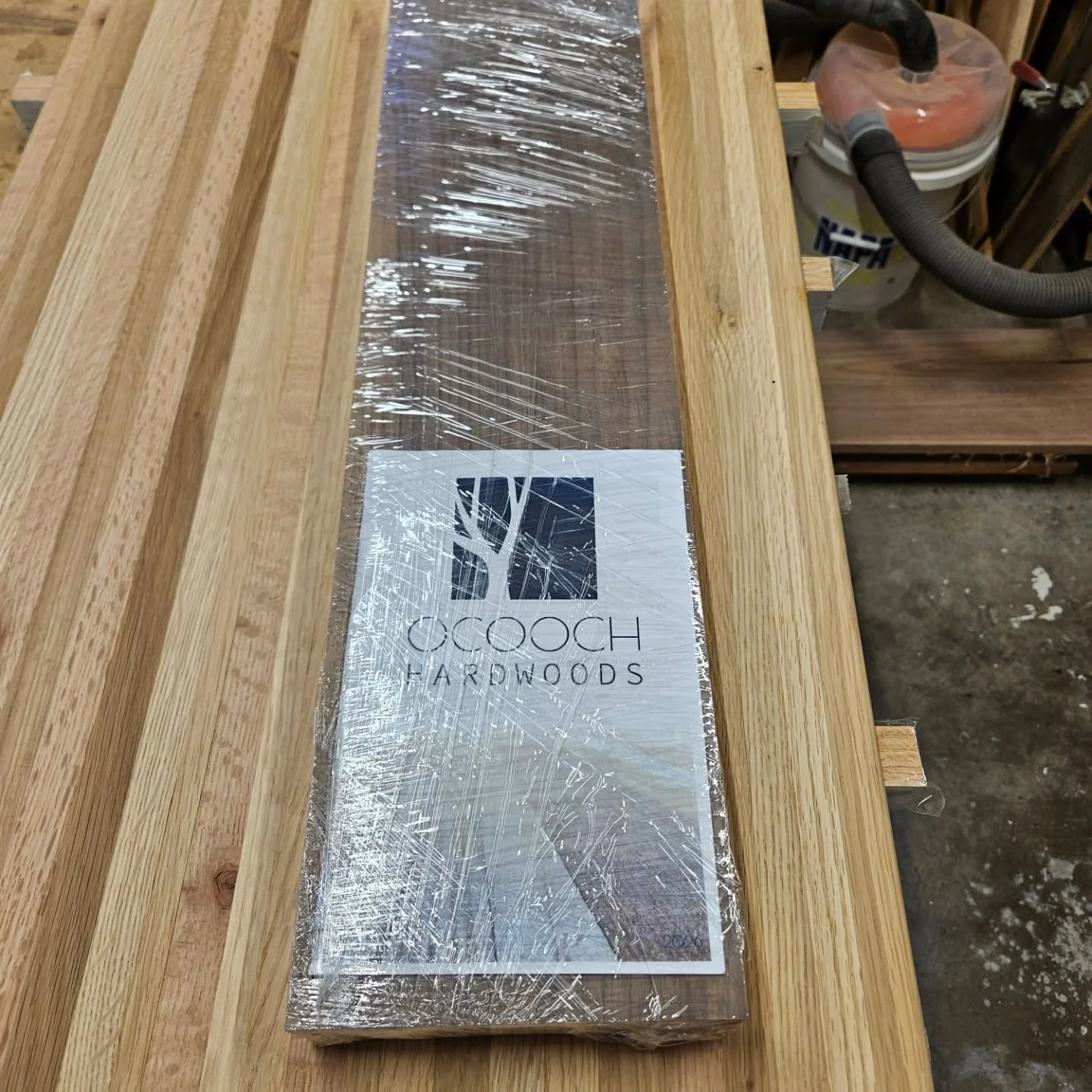 Just received my first order from @ocoochhardwoods , and so far I am impressed. I needed some thin wood for an upcoming build and don't have resaw capability. This 1/2" #walnut and #curlymaple are going to contrast nicely once finished. 

#thin 