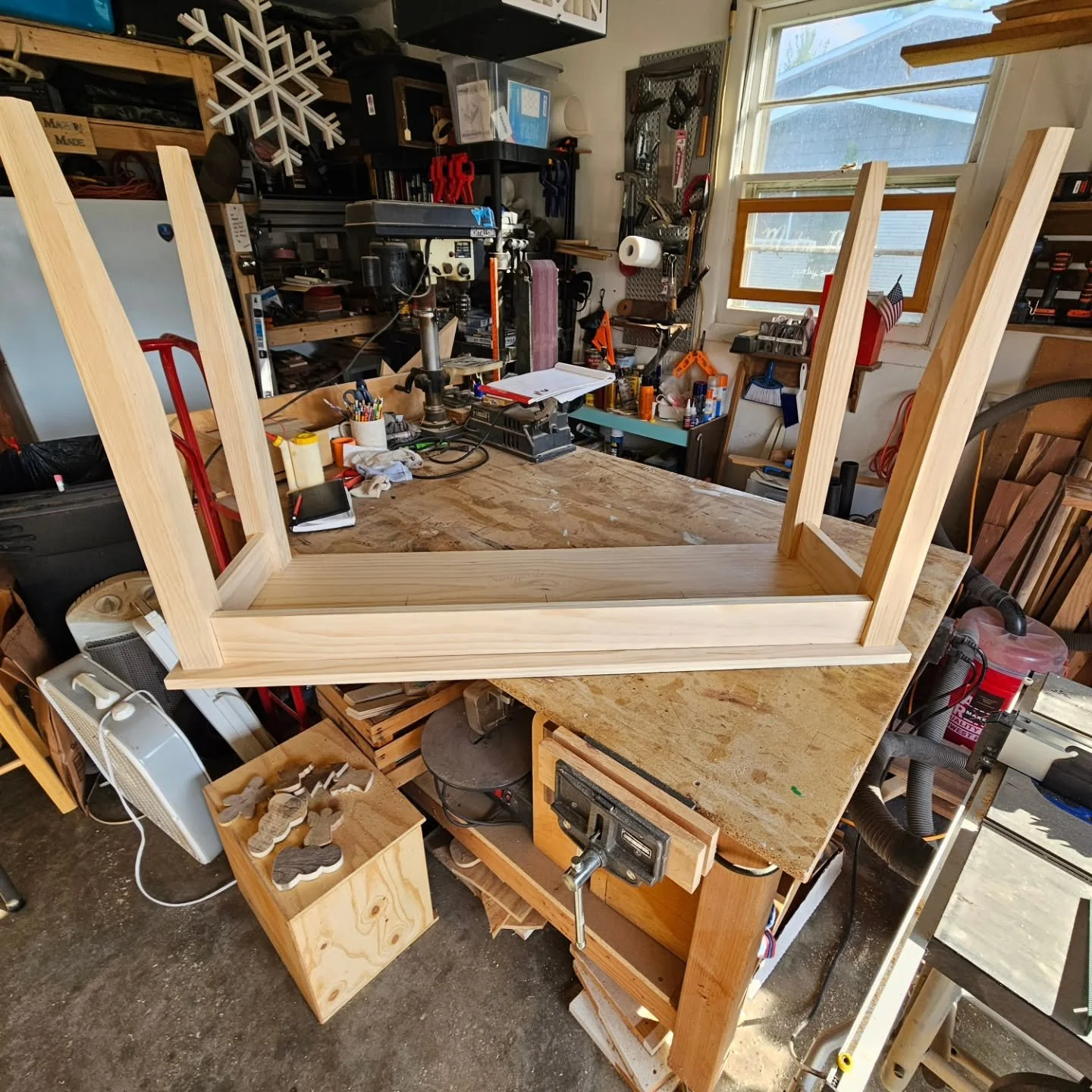 How about a Monday mockup? This next build is starting to come together! (Ignore the mess in the background 😳)

#woodworking #furniture #mockup #monday #messyshop