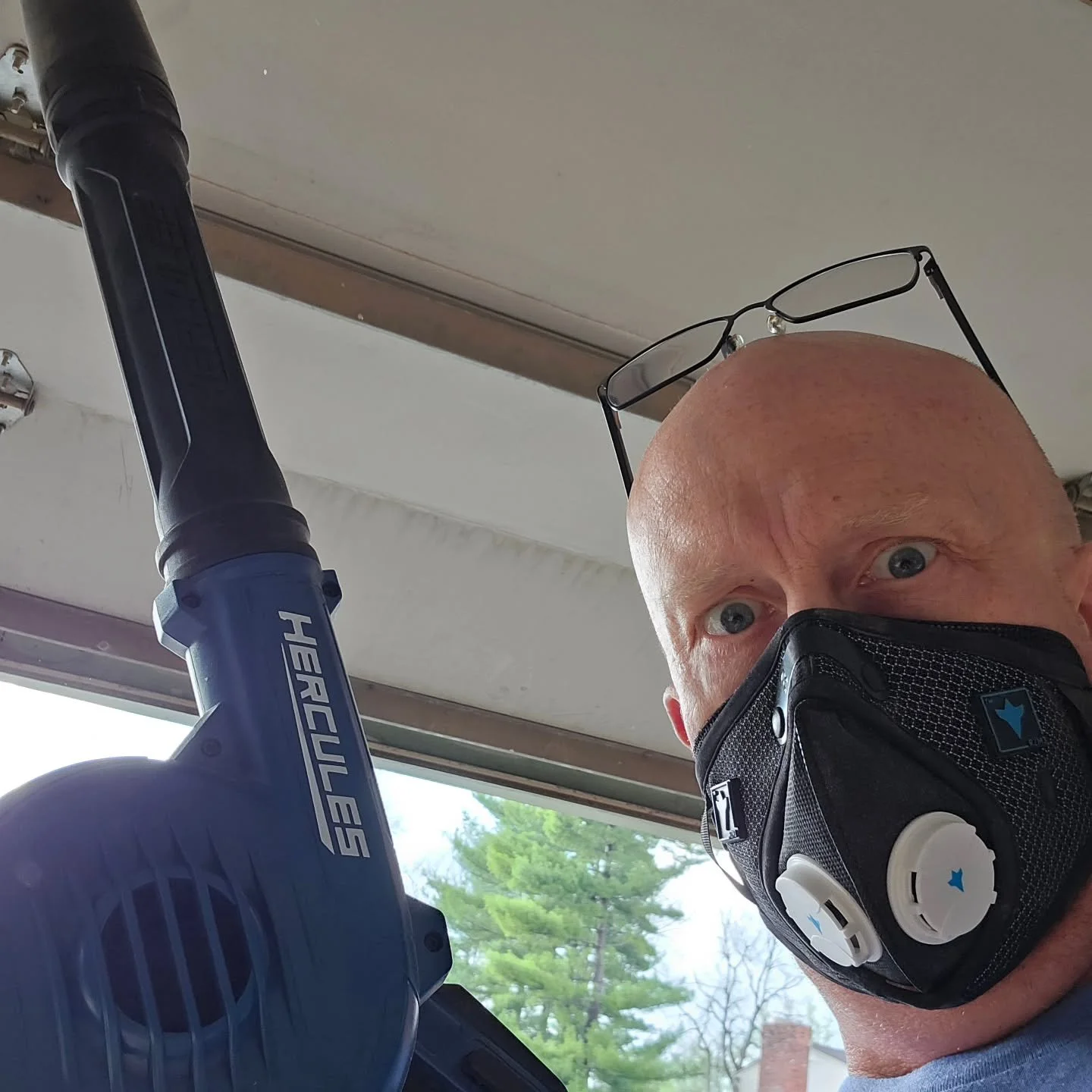 Time to sweep out some dust!

#springcleaning #dust #cleansweep #hercules #blower 

@harborfreight