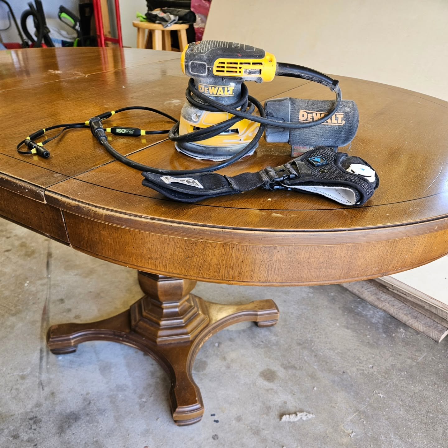 @hojomartin1 wants to give our dining table some  MUCH needed attention.  One must prepare for such a task as this. 

#refinishing #refurbishing #furnitureflipping #preparation #brandplacement 😉

@isotunes 
@dewalttough 
@rzmask