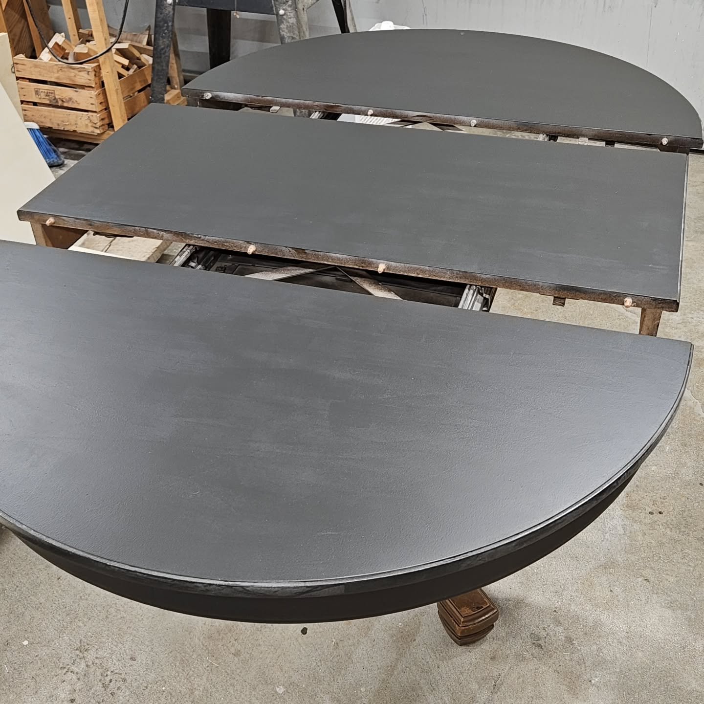 Ready for the top coat(s). 

Refinishing isn't always fun. I've had to sand this and start over once. Hoping the second attempt is successful. 

#trytryagain #refinishing #furnitureflipping #furniturerefinishing #backinblack