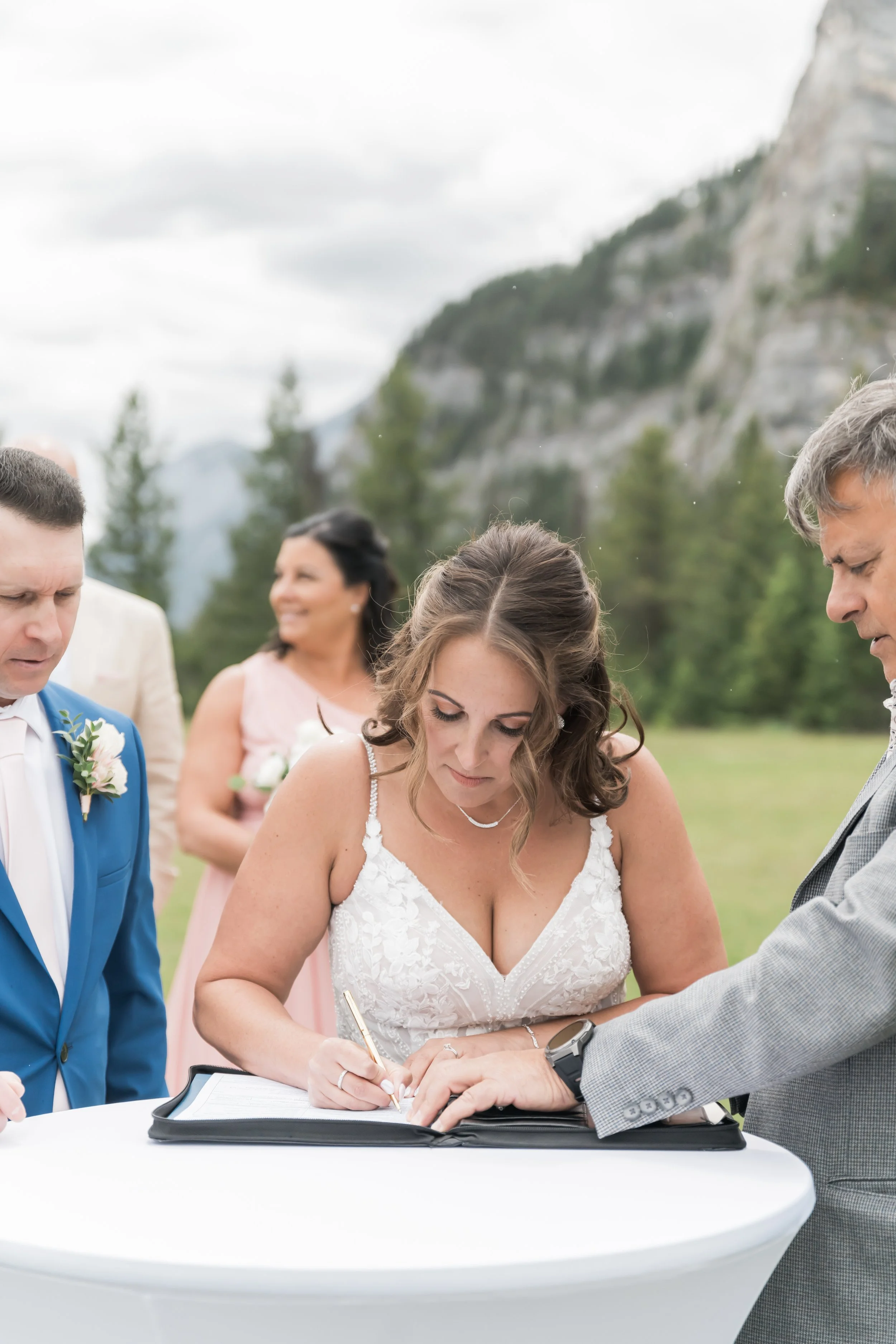 P&R_CalgaryWeddingPhotographer-10.jpeg