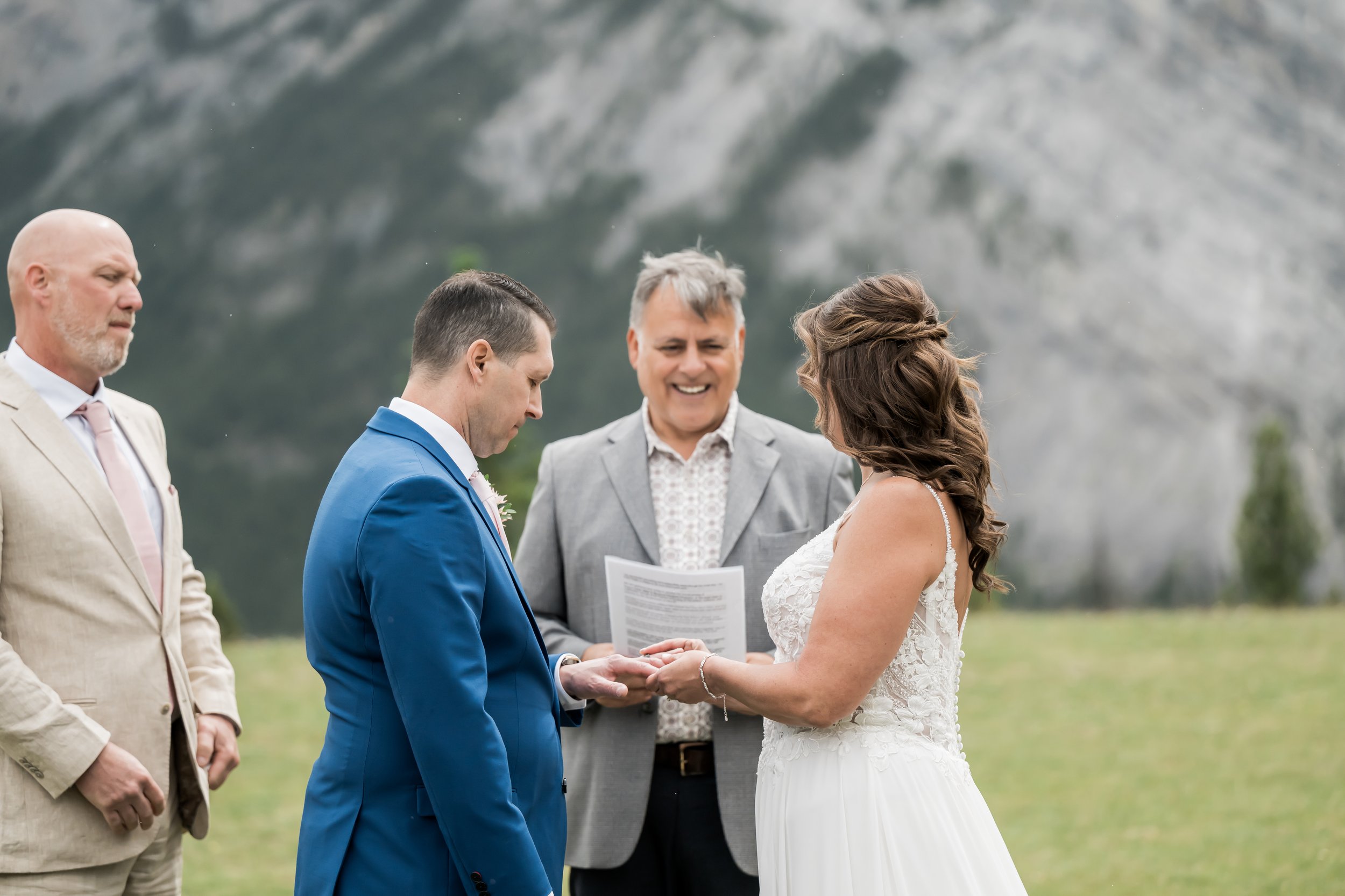 P&R_CalgaryWeddingPhotographer-9.jpeg
