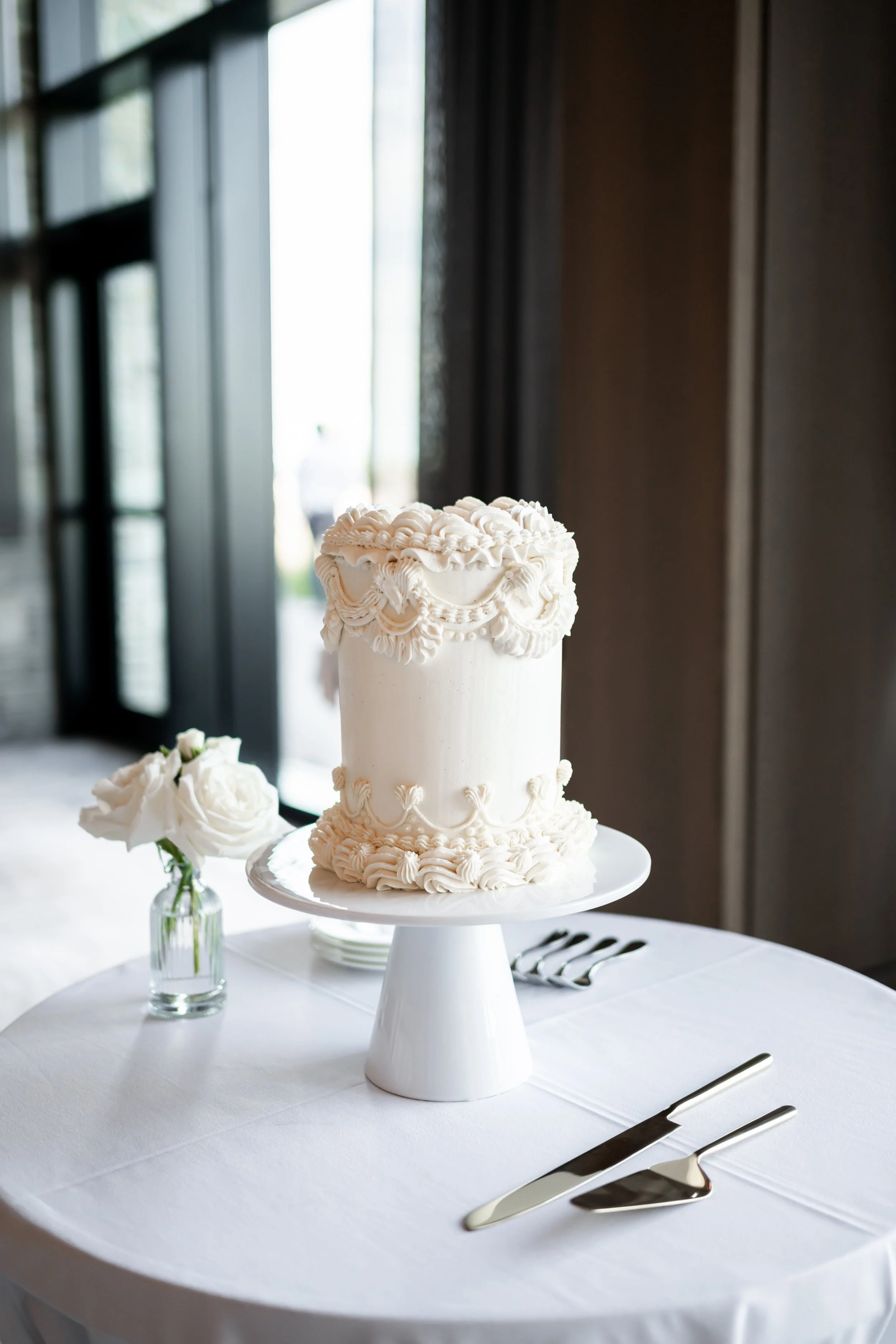 Romantic luxury wedding photography inspired by natural light and meaningful connection