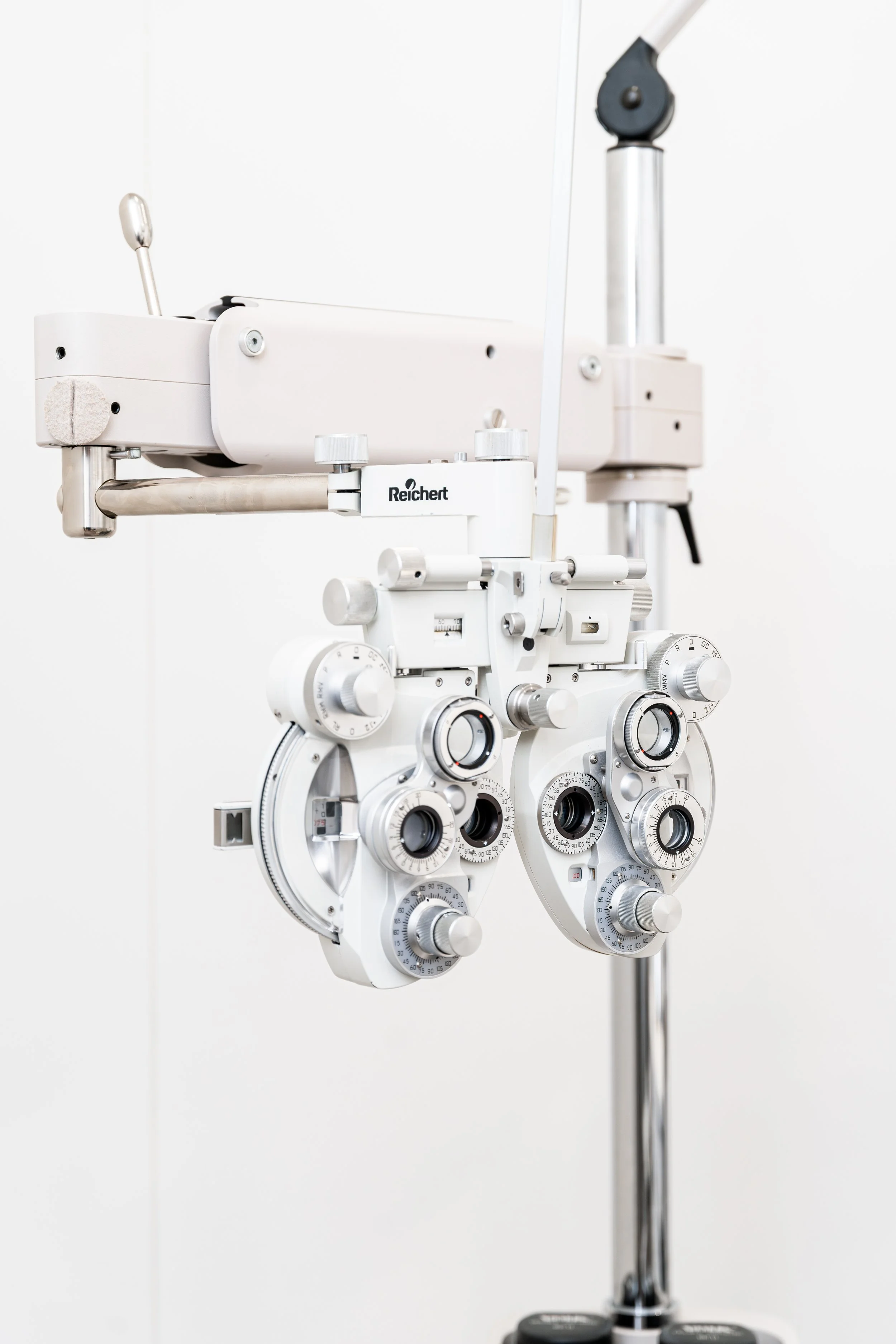 Professional headshots that feel confident, natural, and aligned with your brand. As a Calgary branding photographer, I create modern, editorial-style headshots for entrepreneurs, creatives, and professionals looking to elevate their online presence.