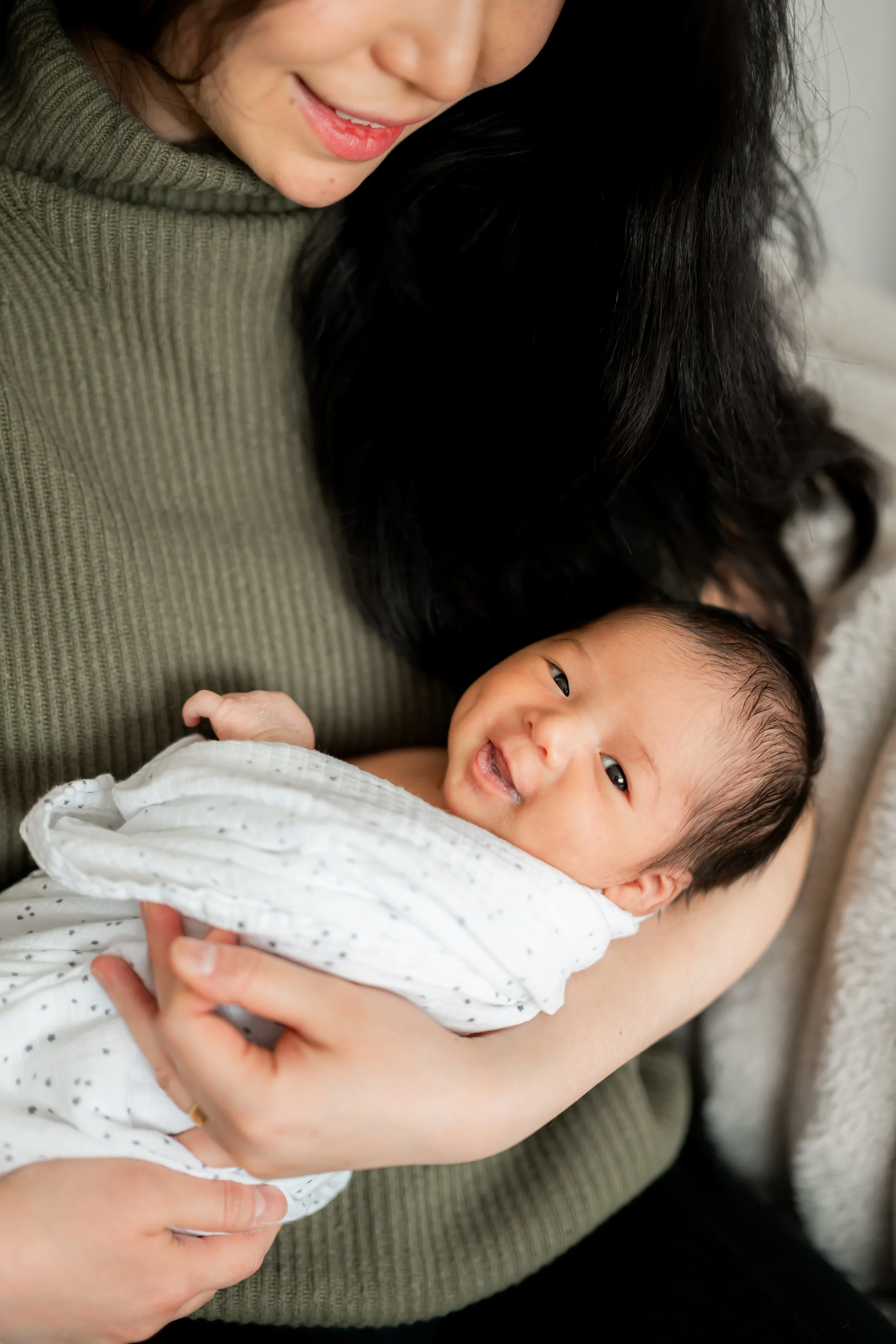 Welcome to the heartwarming world of Calgary newborn photography. Cherish the precious moments of your little one's arrival with our expert services. As a trusted newborn photographer in Calgary, we specialize in capturing the innocence and joy of th