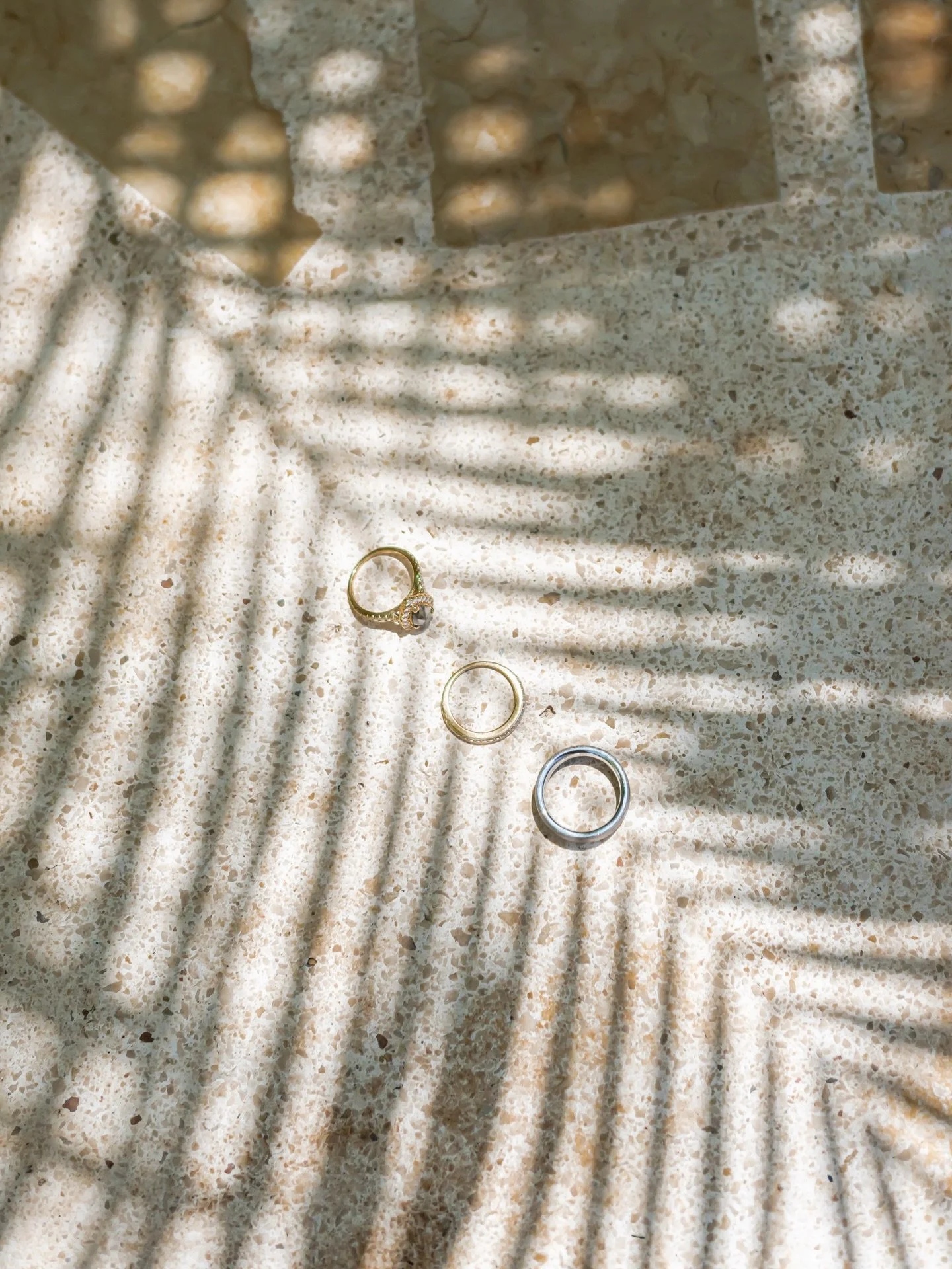 We cannot resist the play of light and shadows with @tesslucasphoto ✨ The best thing when having two photographers is to see the creative take and angles each person has! You get the best of both worlds in photos ❤️ 

@rachael_lizmooreweddings 
@kerr