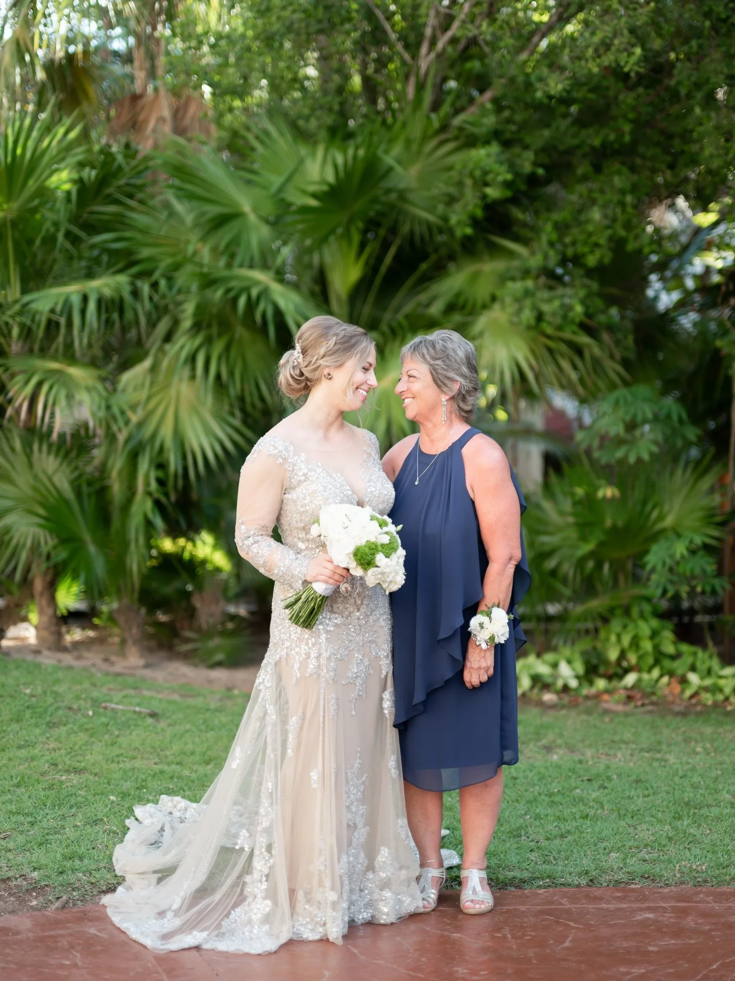 A moment she&rsquo;ll never forget 🤍

Walking into one of the most meaningful days of her life, hand in hand with someone who&rsquo;s been there through it all. The quiet smiles, the proud glances, the emotions you can&rsquo;t plan for, this is what
