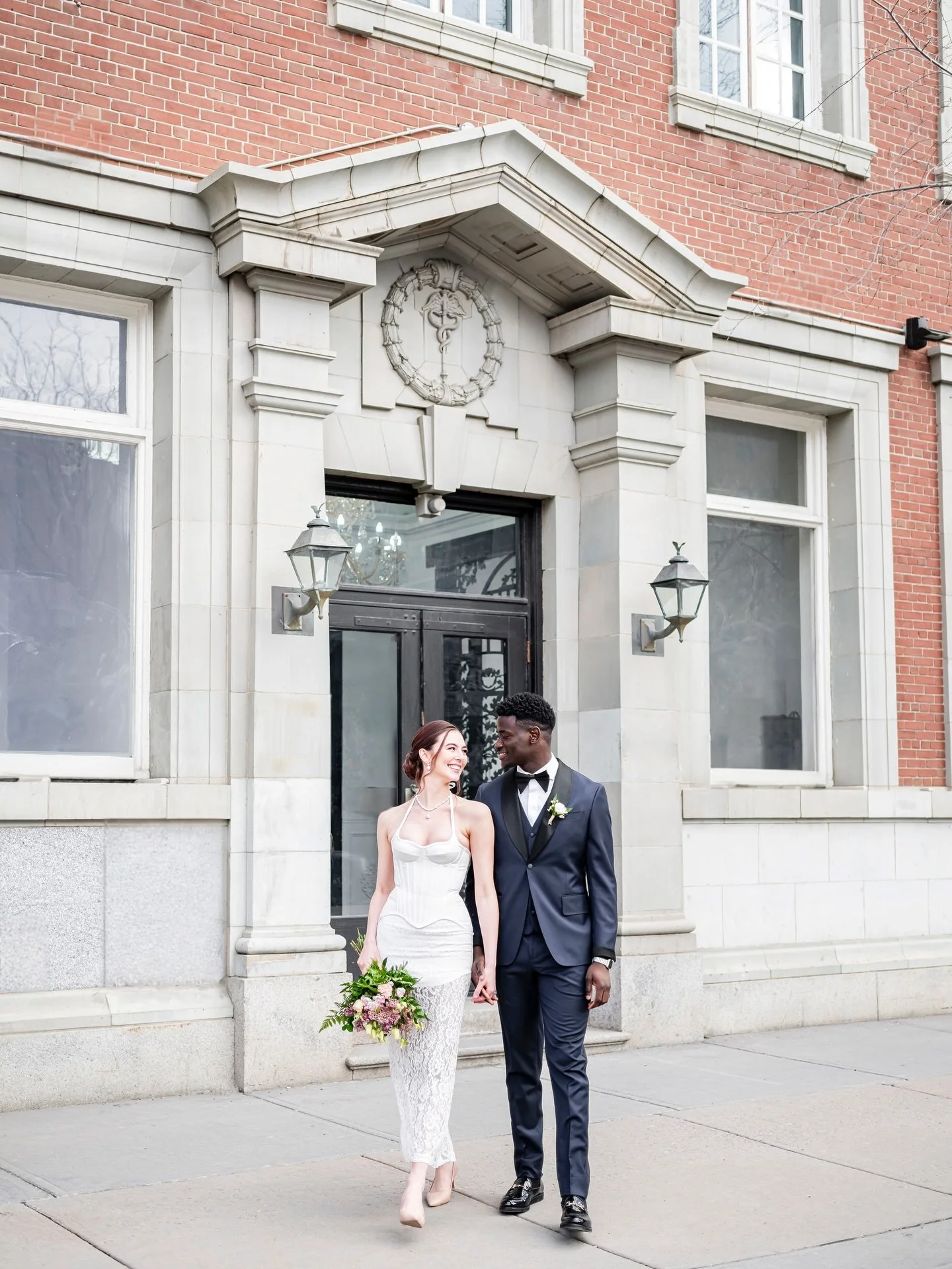 Effortless, refined, and completely in the moment 🤍

There&rsquo;s something about a city backdrop and a love that feels this natural. The way they look at each other, the quiet confidence, the movement that isn&rsquo;t forced but simply felt.

This