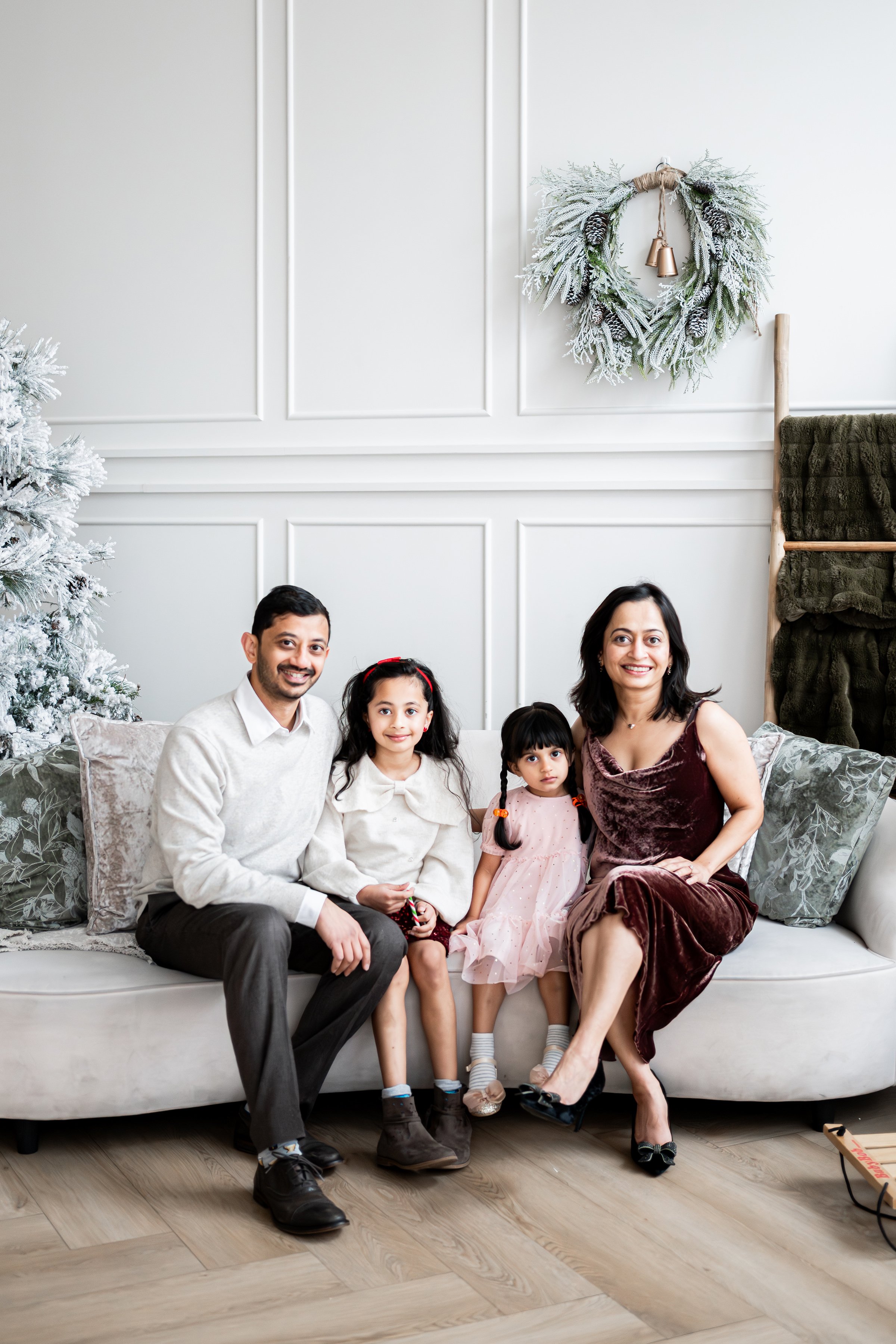 Mrun_CalgaryHolidayPhotographer-6.jpg