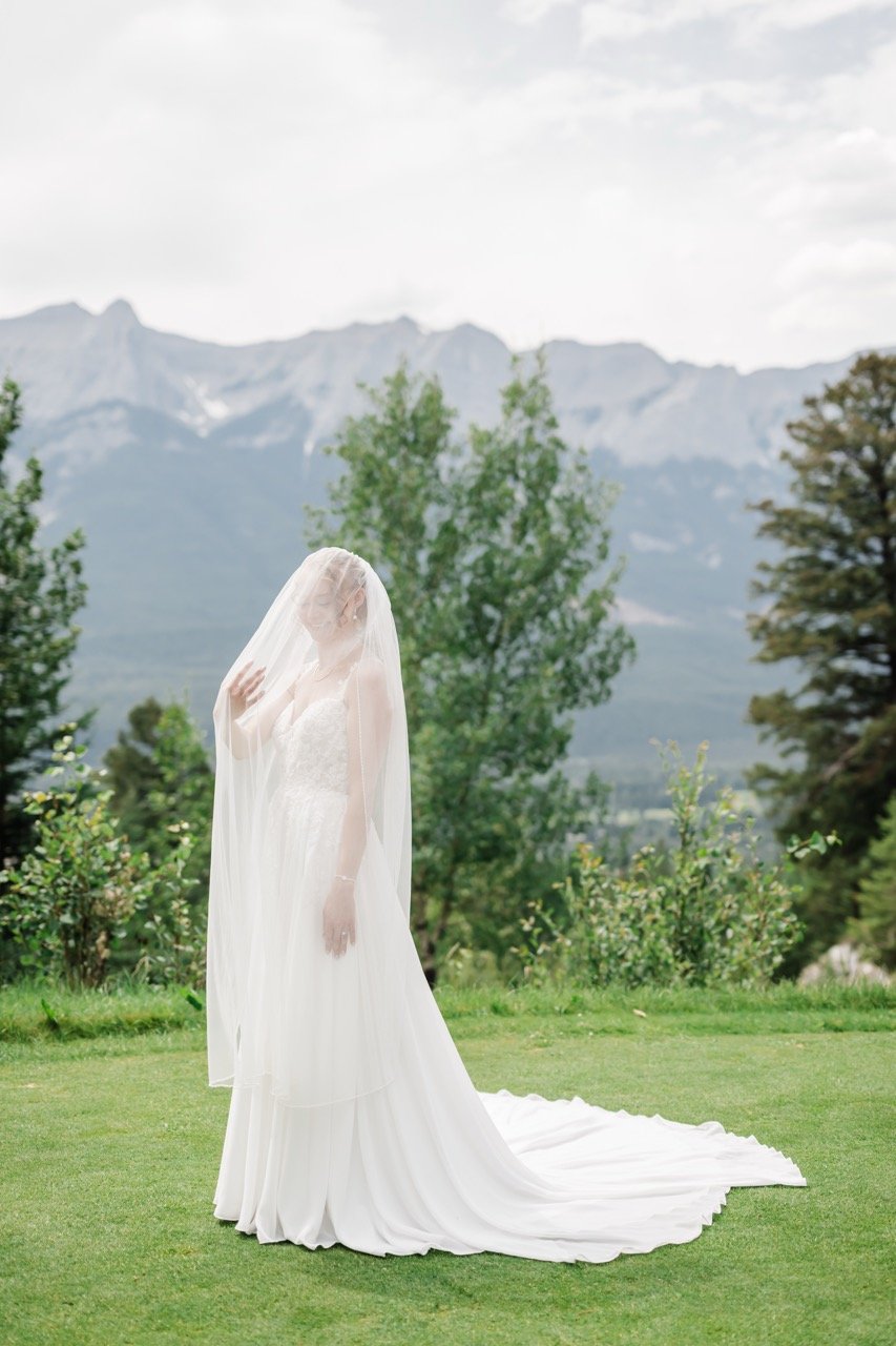 S&B_CalgaryWeddingPhotographer-328 Large.jpeg
