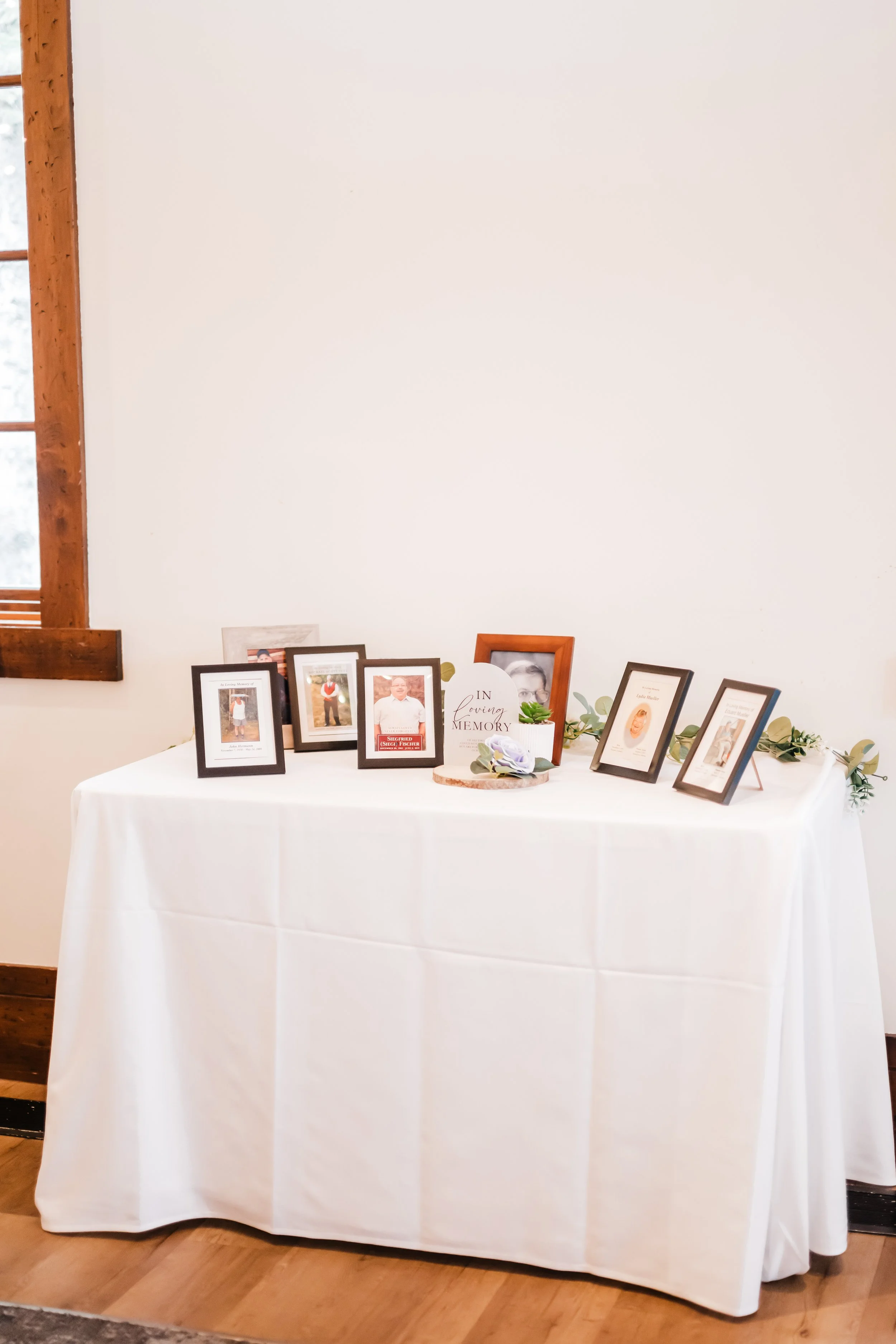 S&B_CalgaryWeddingPhotographer-357.jpeg