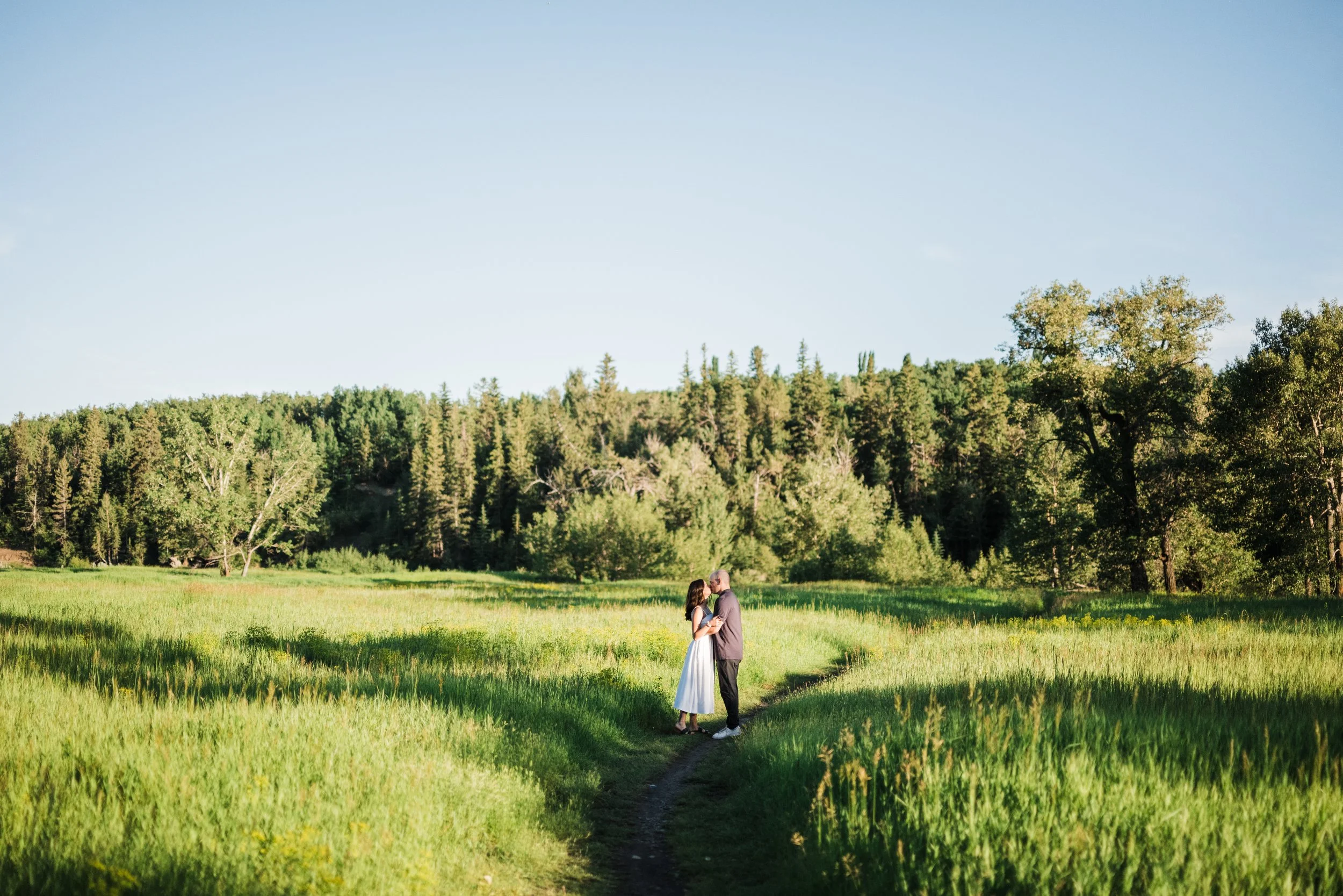 If you’re looking for Calgary engagement photography with a modern, playful, and editorial feel, you’re in the right place. I capture couples in a way that blends candid moments with a stylish, fashion-inspired edge—so your photos feel effortless, na