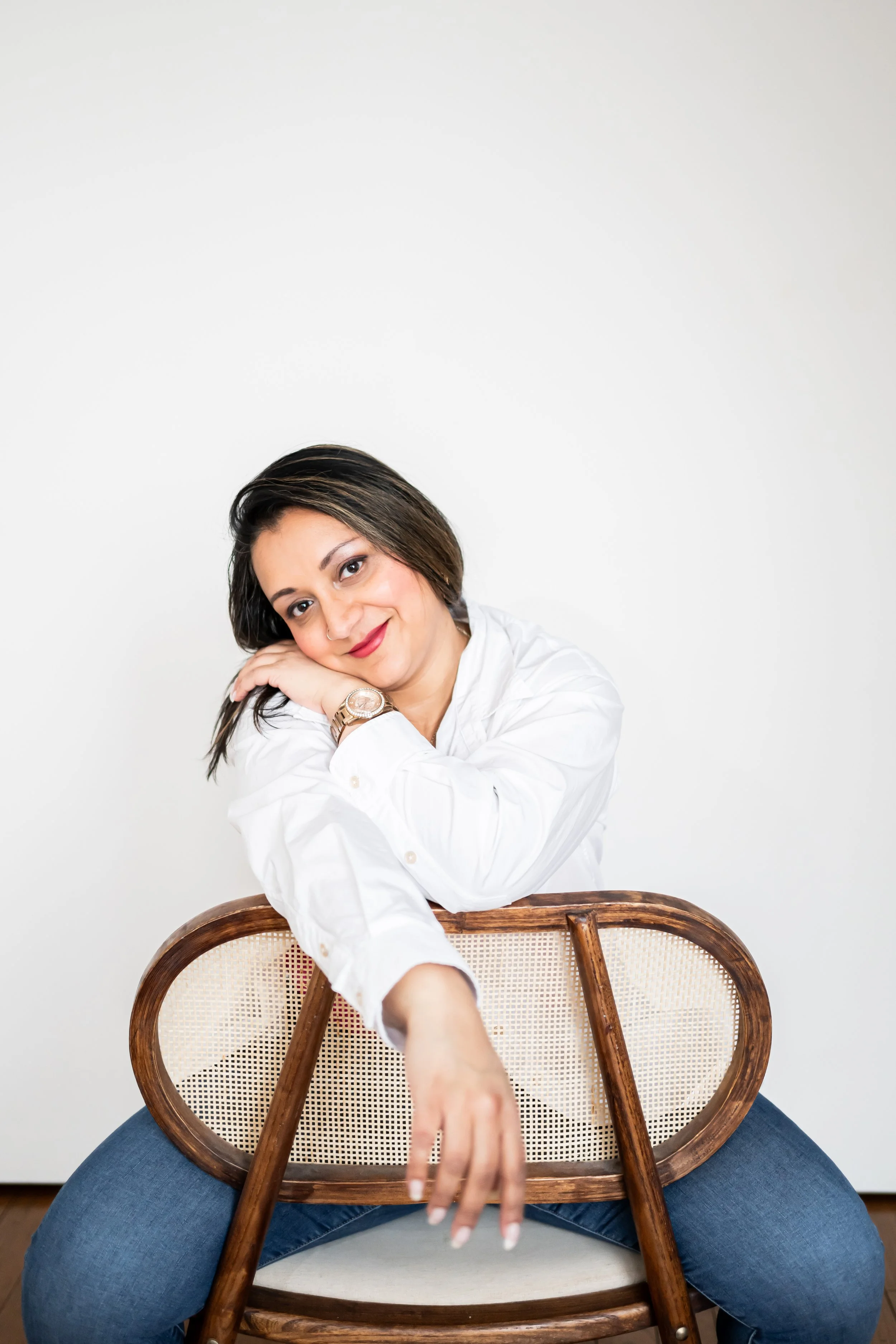 Professional headshots that feel confident, natural, and aligned with your brand. As a Calgary branding photographer, I create modern, editorial-style headshots for entrepreneurs, creatives, and professionals looking to elevate their online presence.