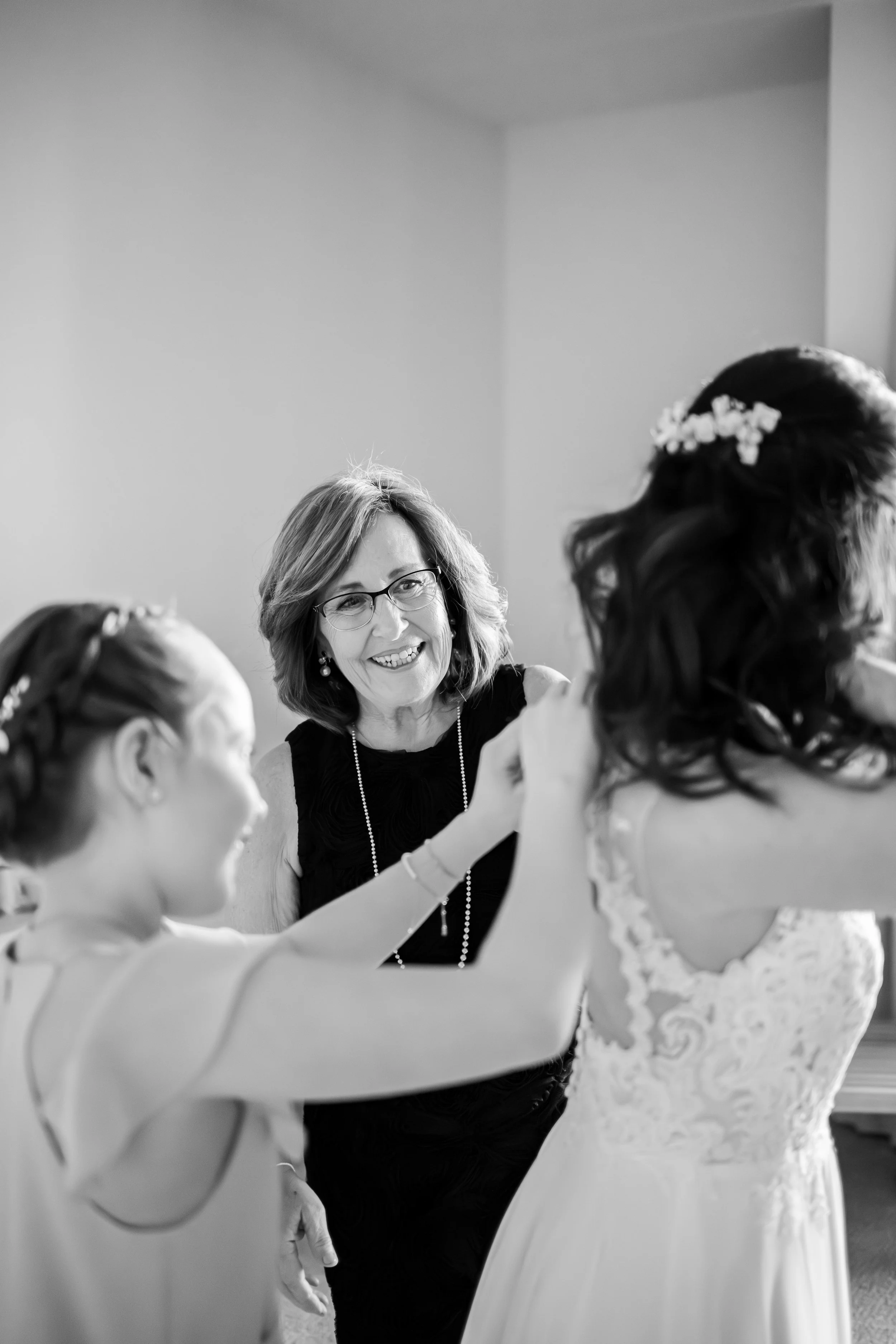 Calgary Wedding Photographer - Anastasia Kircheva Photography is committed to giving you the Best Calgary Wedding Photography service. Book now for your Calgary Wedding Photography, Engagement Photography or Calgary Family Session. Make memories whil