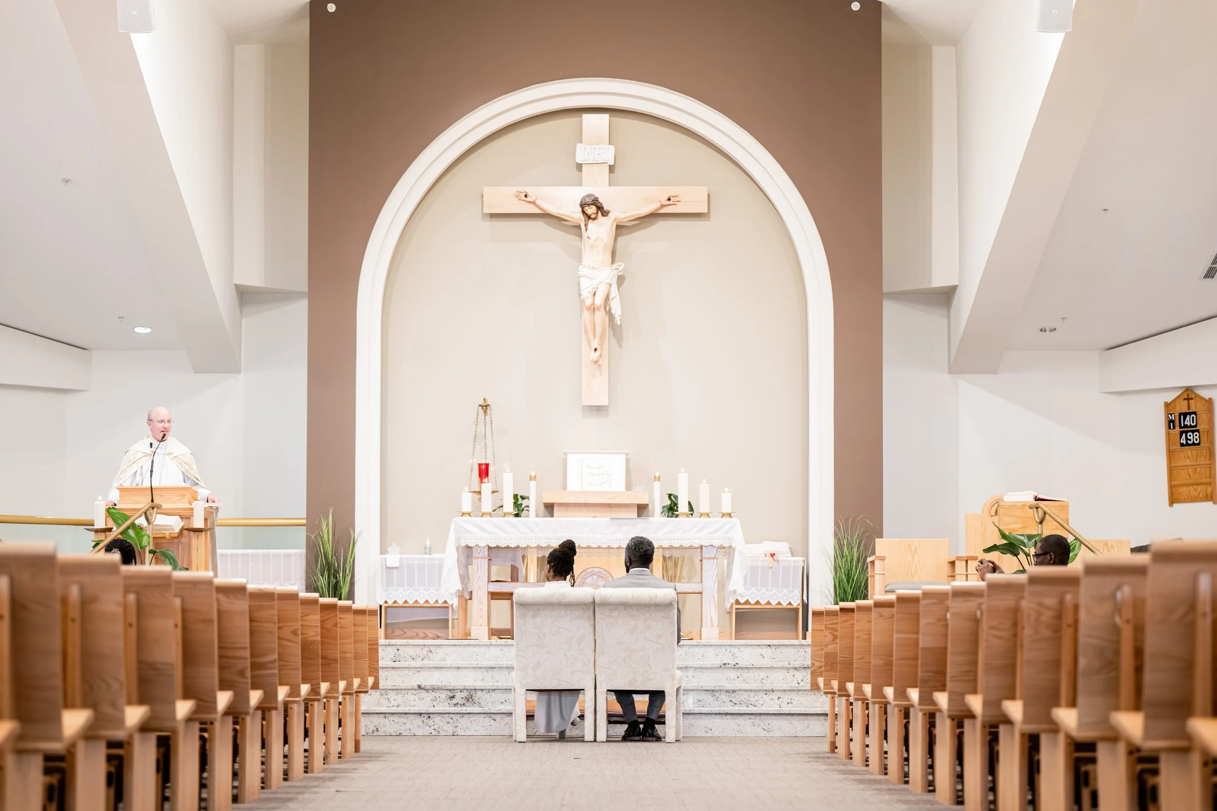 Looking for a Calgary wedding photographer who captures genuine, emotional moments with a timeless, editorial feel? You’re in the right place. Based in Calgary, I specialize in photographing engaged couples who want their love story documented in a w