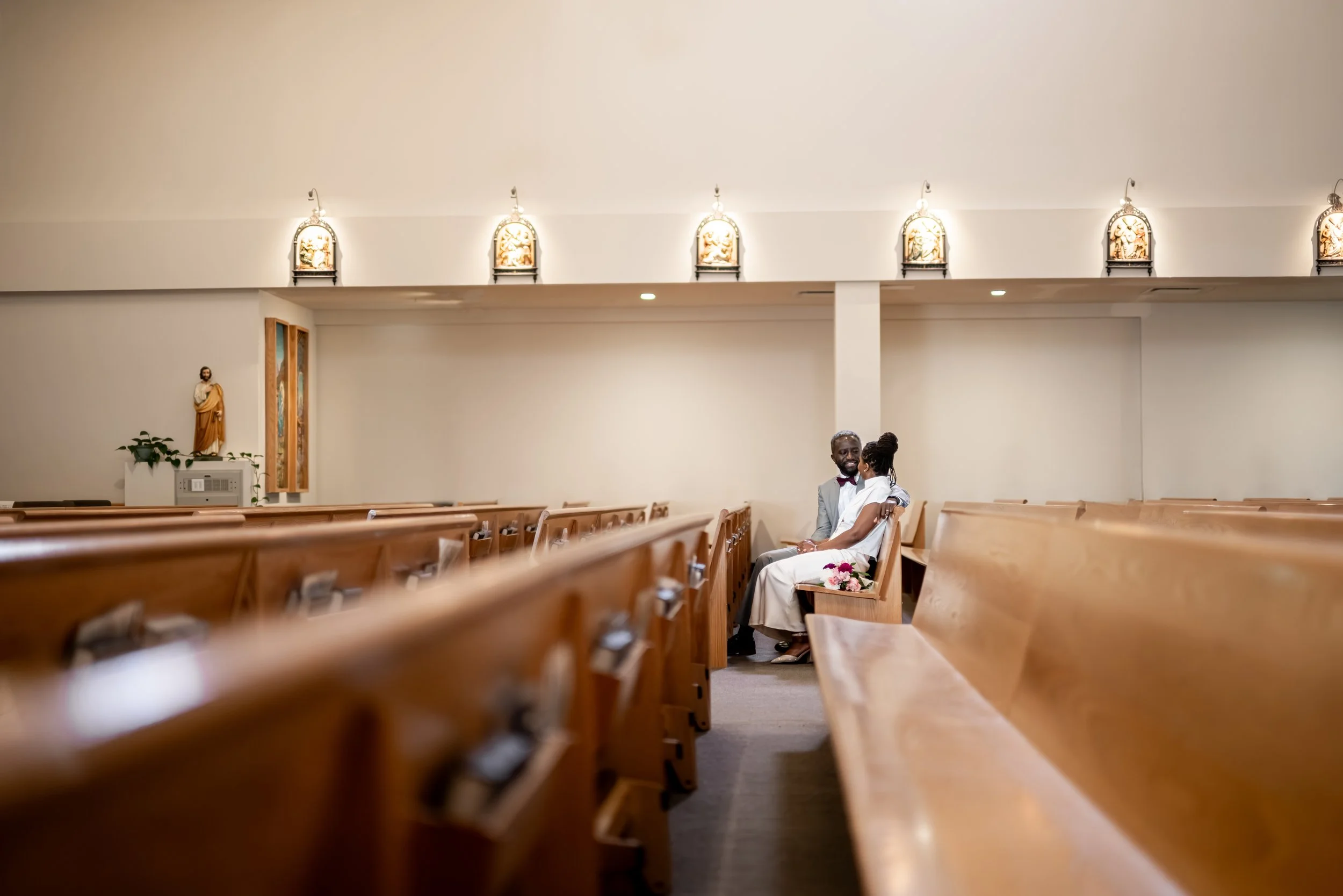 Looking for a Calgary wedding photographer who captures genuine, emotional moments with a timeless, editorial feel? You’re in the right place. Based in Calgary, I specialize in photographing engaged couples who want their love story documented in a w