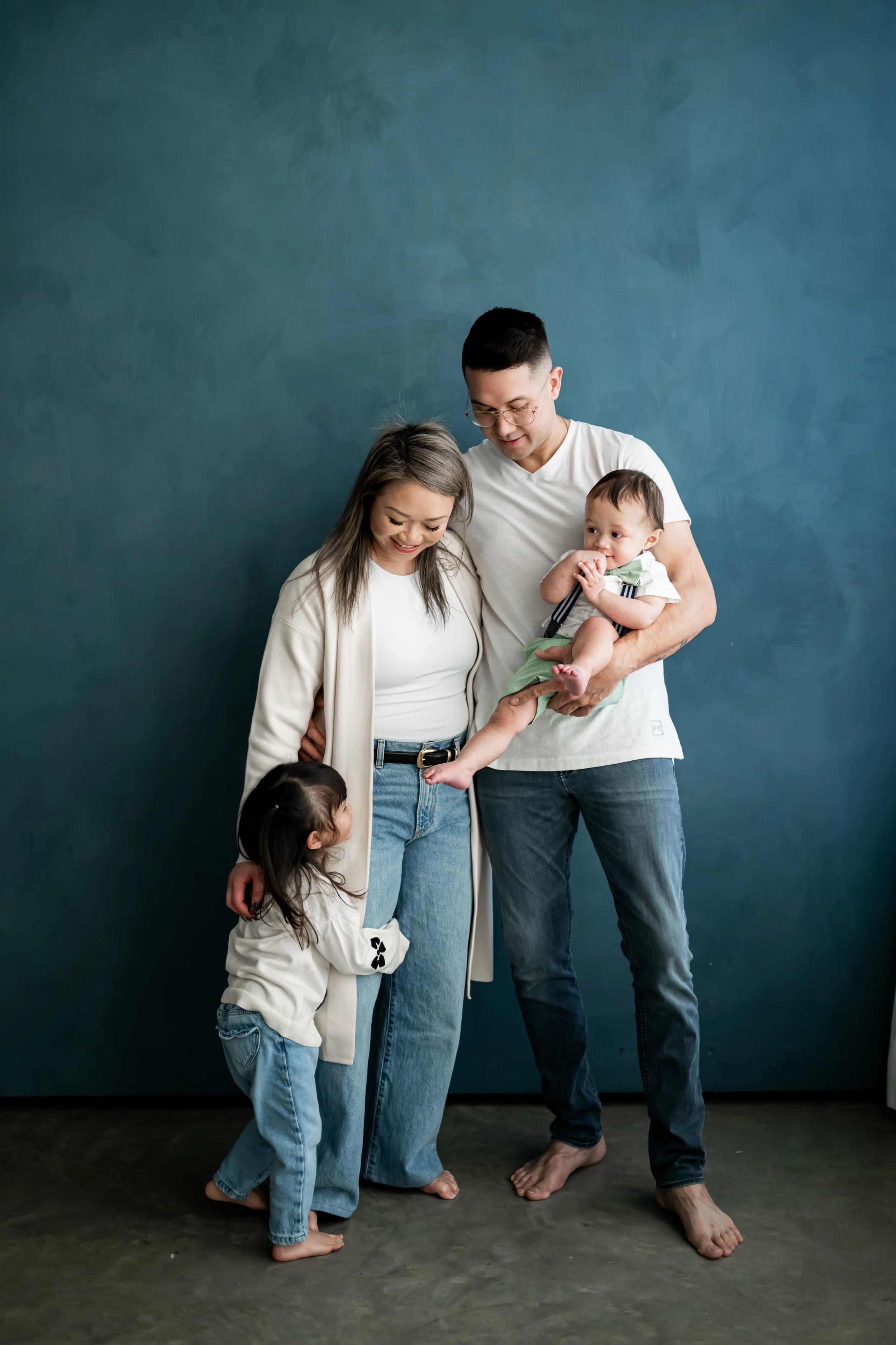 Calgary family photographer services bring a unique blend of artistry and emotion to every frame. As a premier family photographer in Calgary, I specialize in crafting stunning visual narratives that reflect the essence of your love story. Discover t