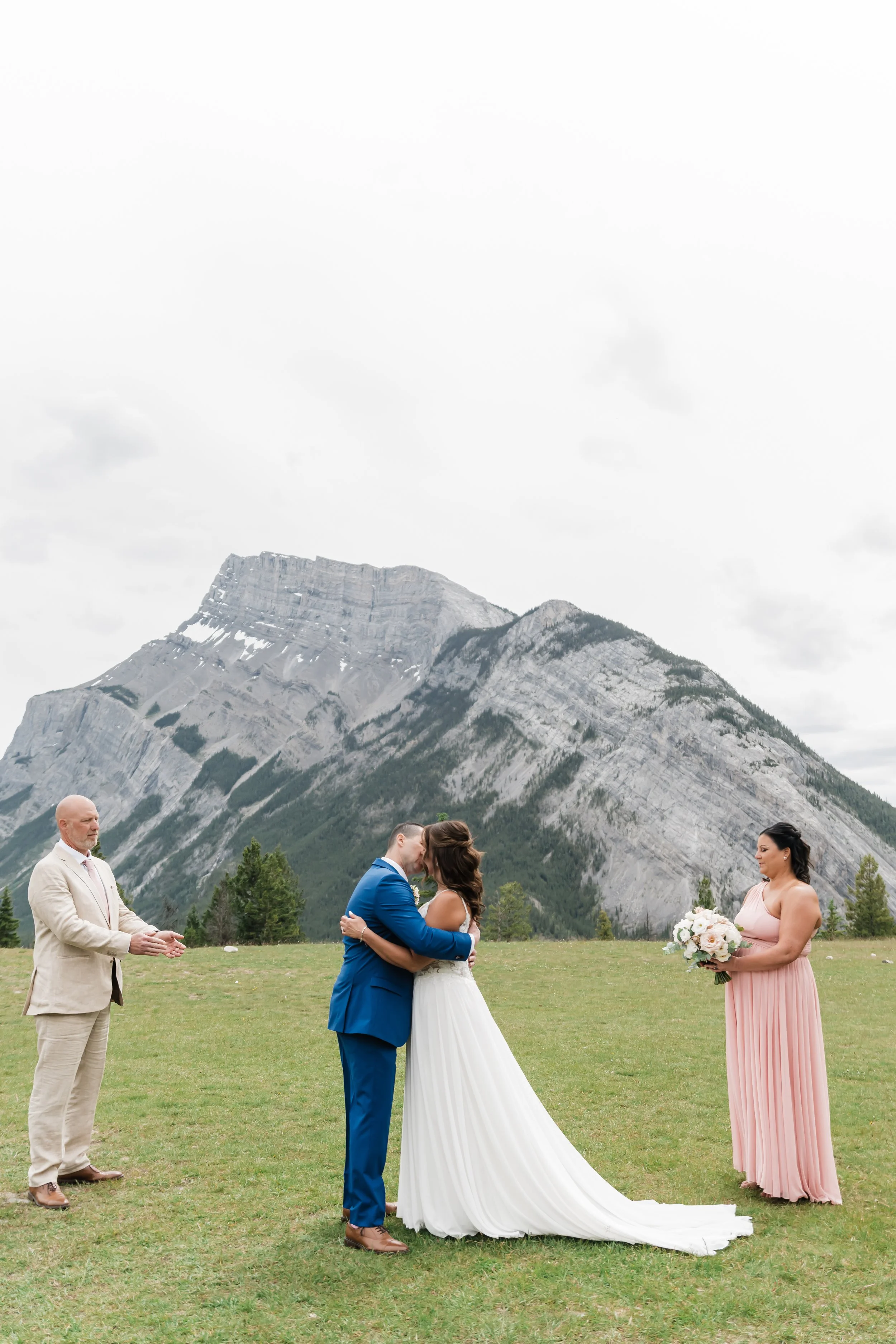 P&R_CalgaryWeddingPhotographer-11.jpeg
