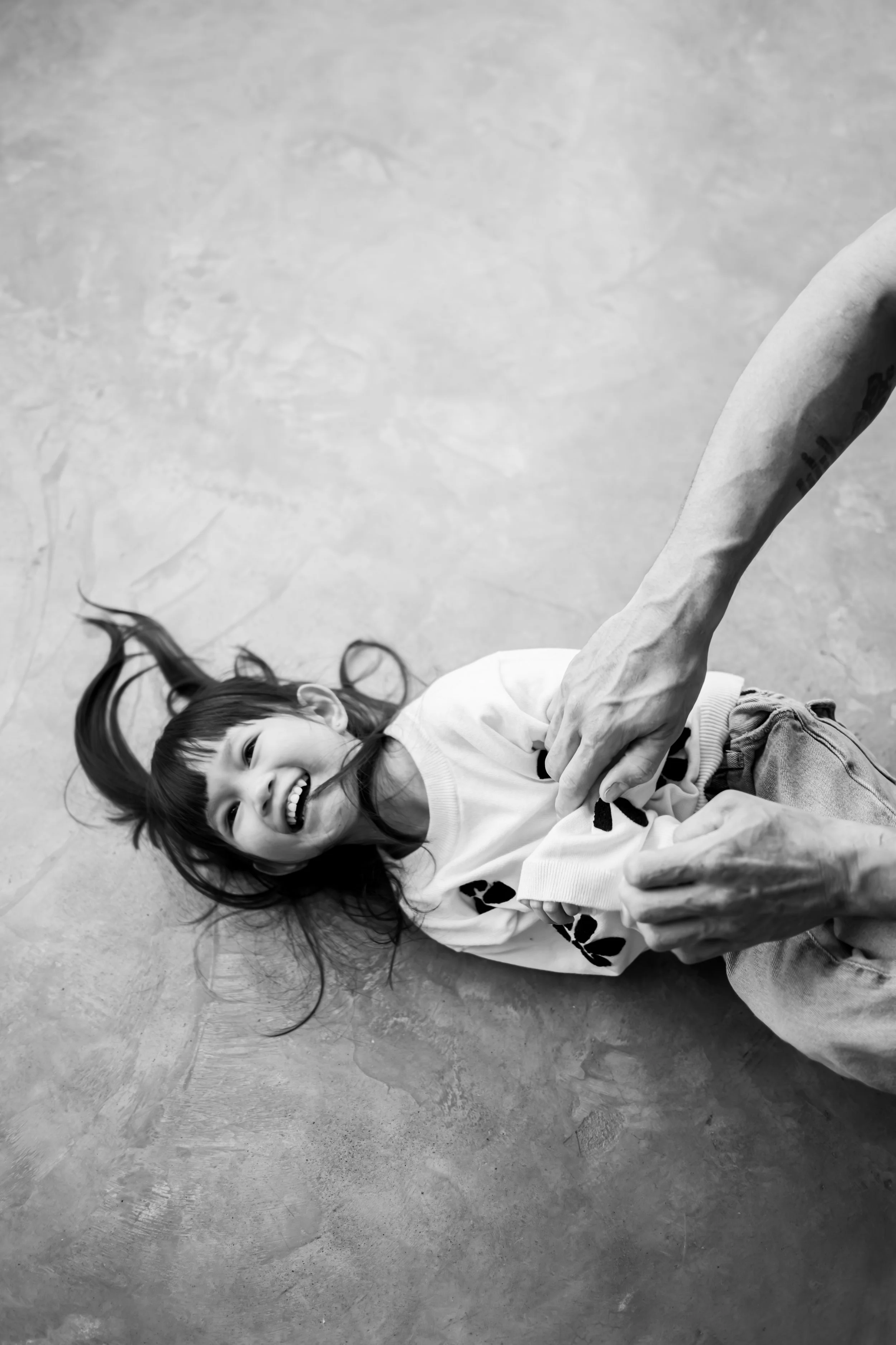 Calgary family photographer services bring a unique blend of artistry and emotion to every frame. As a premier family photographer in Calgary, I specialize in crafting stunning visual narratives that reflect the essence of your love story. Discover t