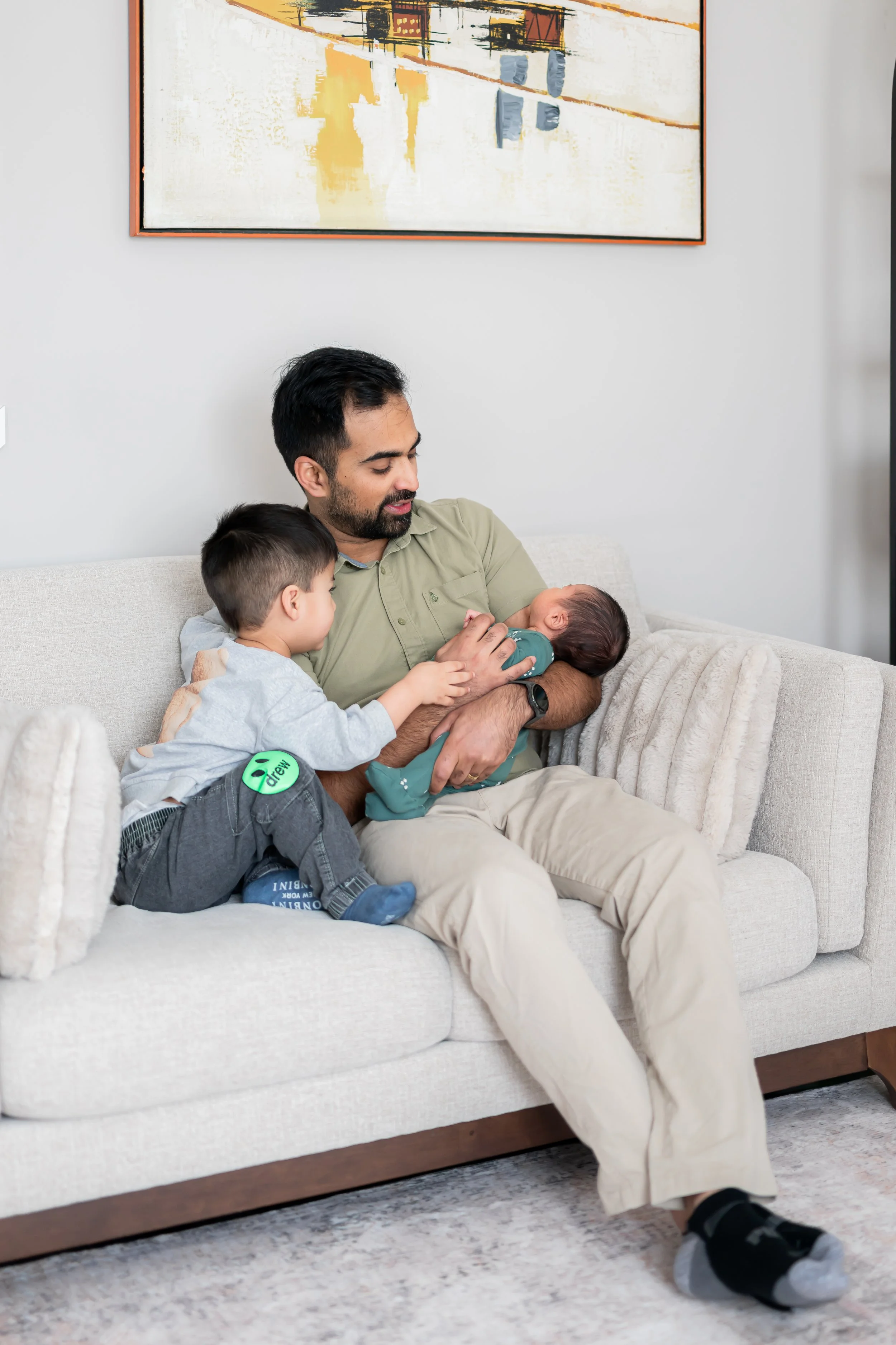 Welcome to the heartwarming world of Calgary newborn photography. Cherish the precious moments of your little one's arrival with our expert services. As a trusted newborn photographer in Calgary, we specialize in capturing the innocence and joy of th