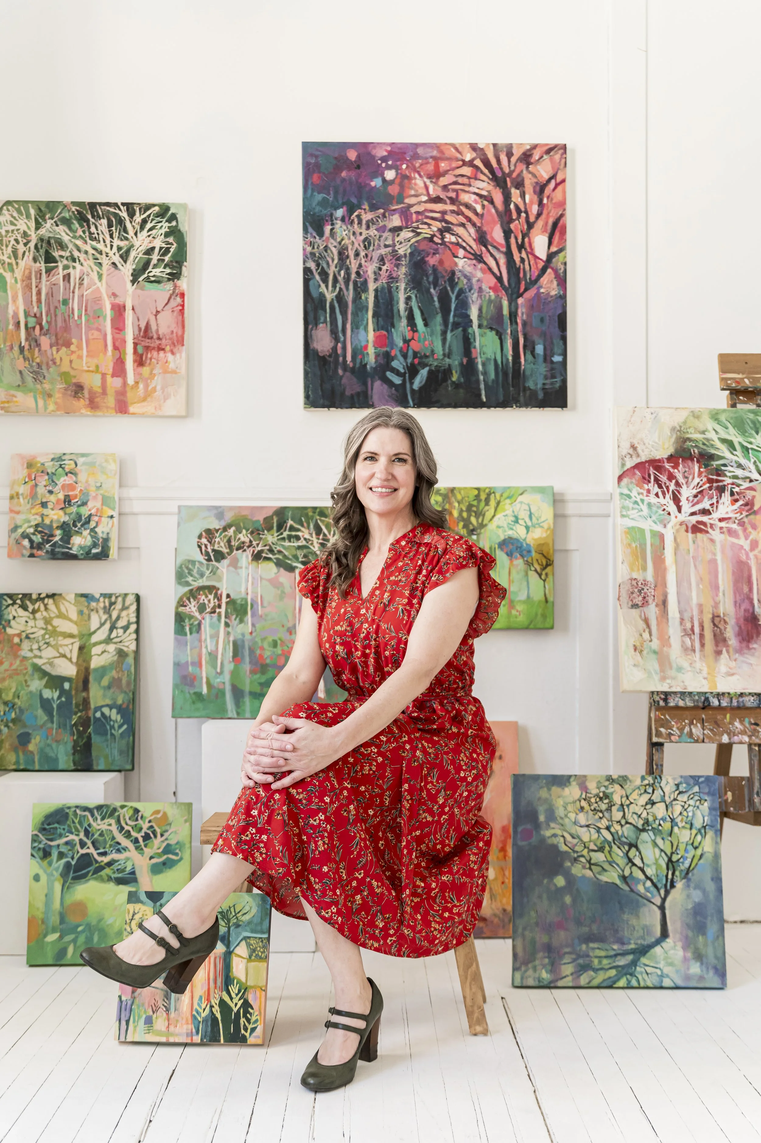 Professional headshots that feel confident, natural, and aligned with your brand. As a Calgary branding photographer, I create modern, editorial-style headshots for entrepreneurs, creatives, and professionals looking to elevate their online presence.