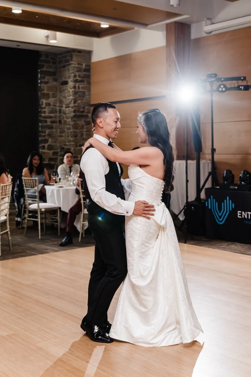 T&C_Sneakpeeks_CalgaryWeddingPhotographer-76 Large.jpeg