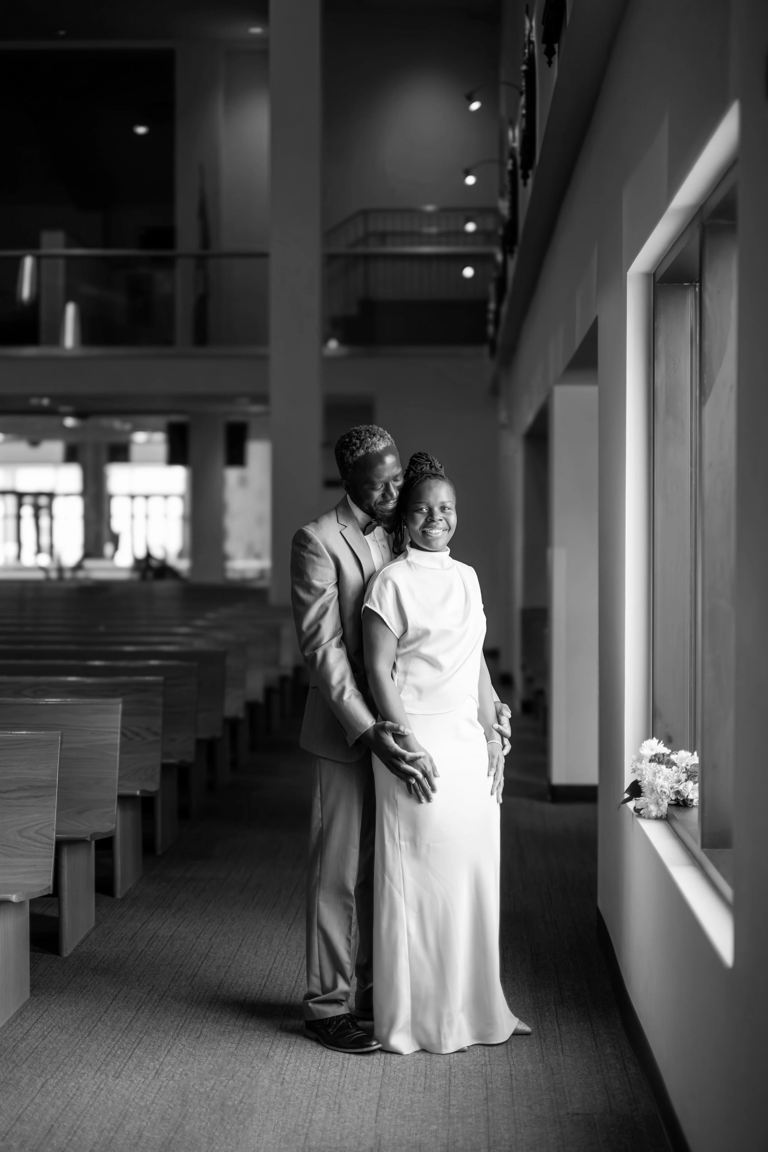 Looking for a Calgary wedding photographer who captures genuine, emotional moments with a timeless, editorial feel? You’re in the right place. Based in Calgary, I specialize in photographing engaged couples who want their love story documented in a w