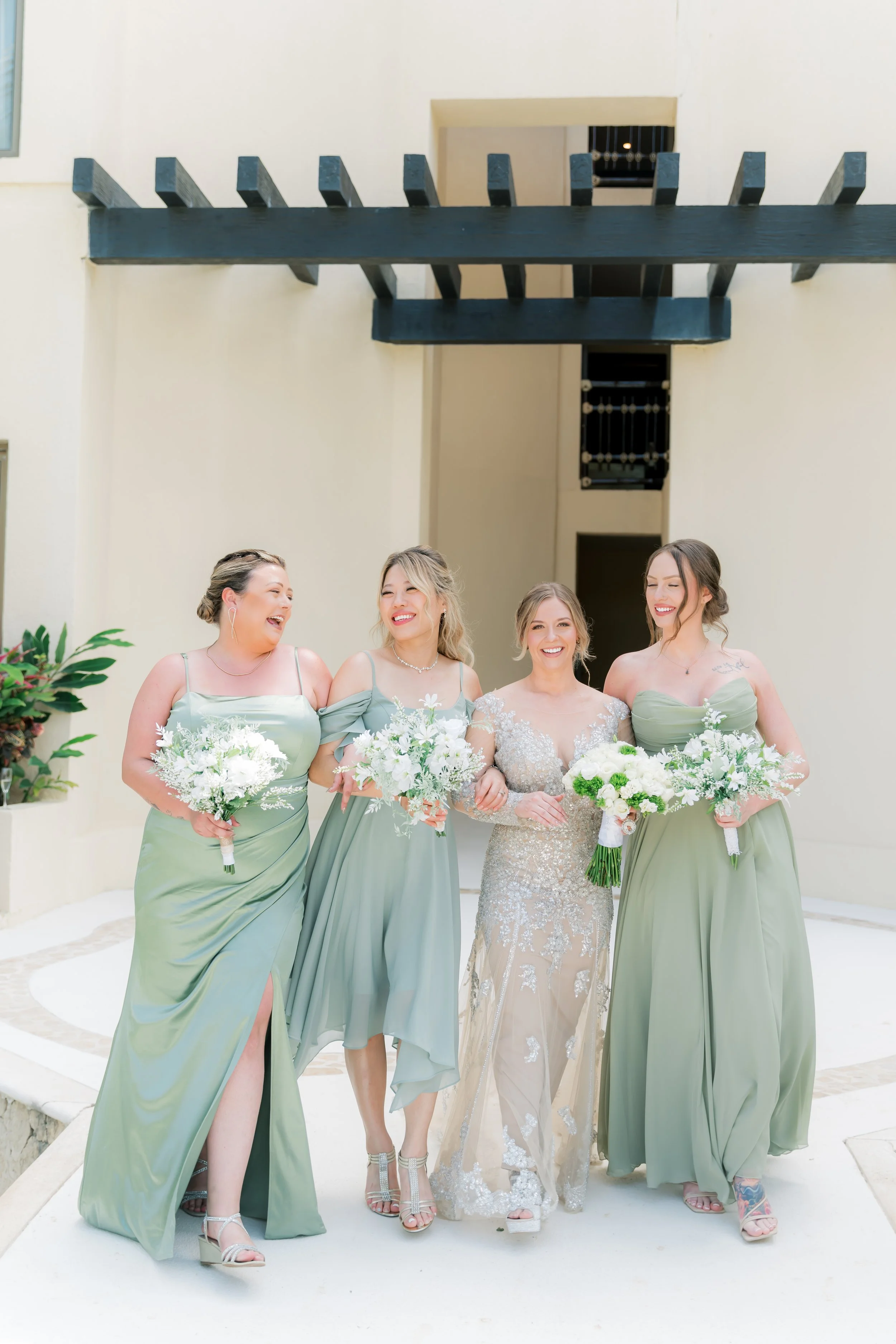 Fine art wedding photography inspired by natural light and authentic love stories.