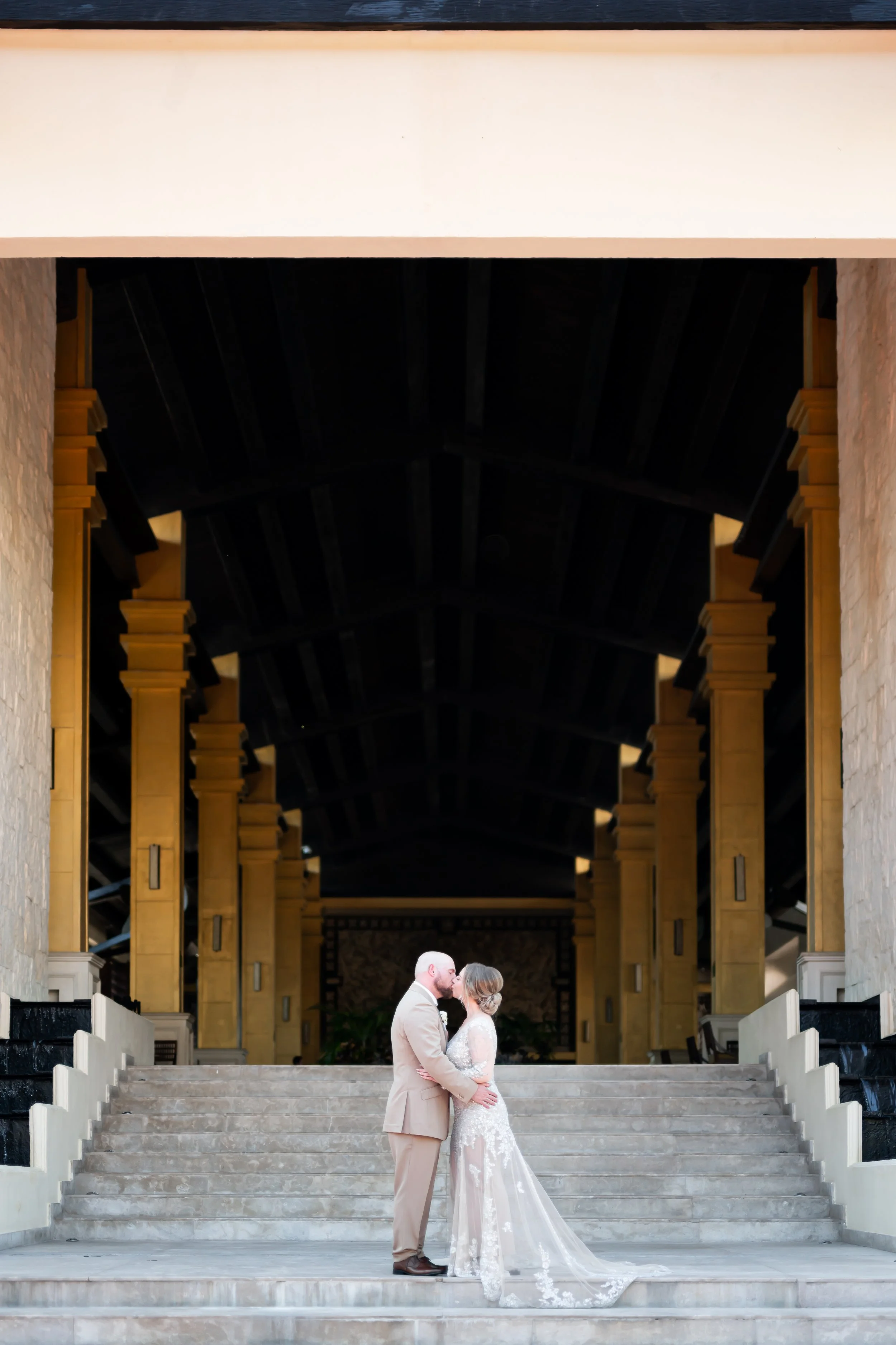 Stylish Calgary wedding photos designed to feel effortless and emotional.