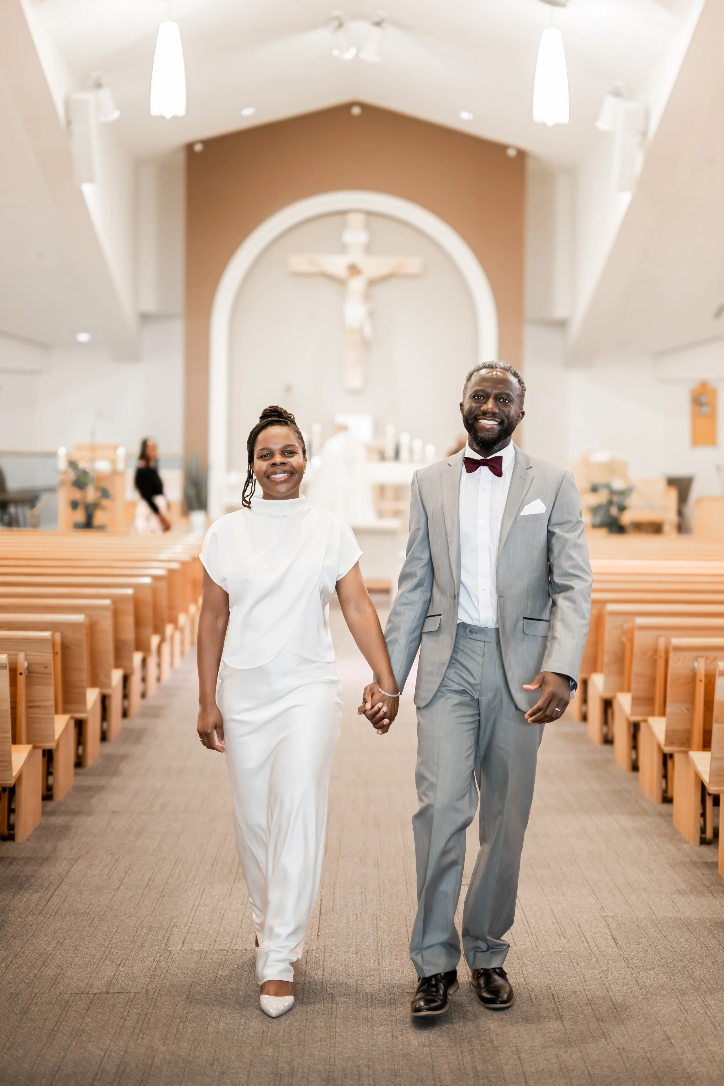 Looking for a Calgary wedding photographer who captures genuine, emotional moments with a timeless, editorial feel? You’re in the right place. Based in Calgary, I specialize in photographing engaged couples who want their love story documented in a w