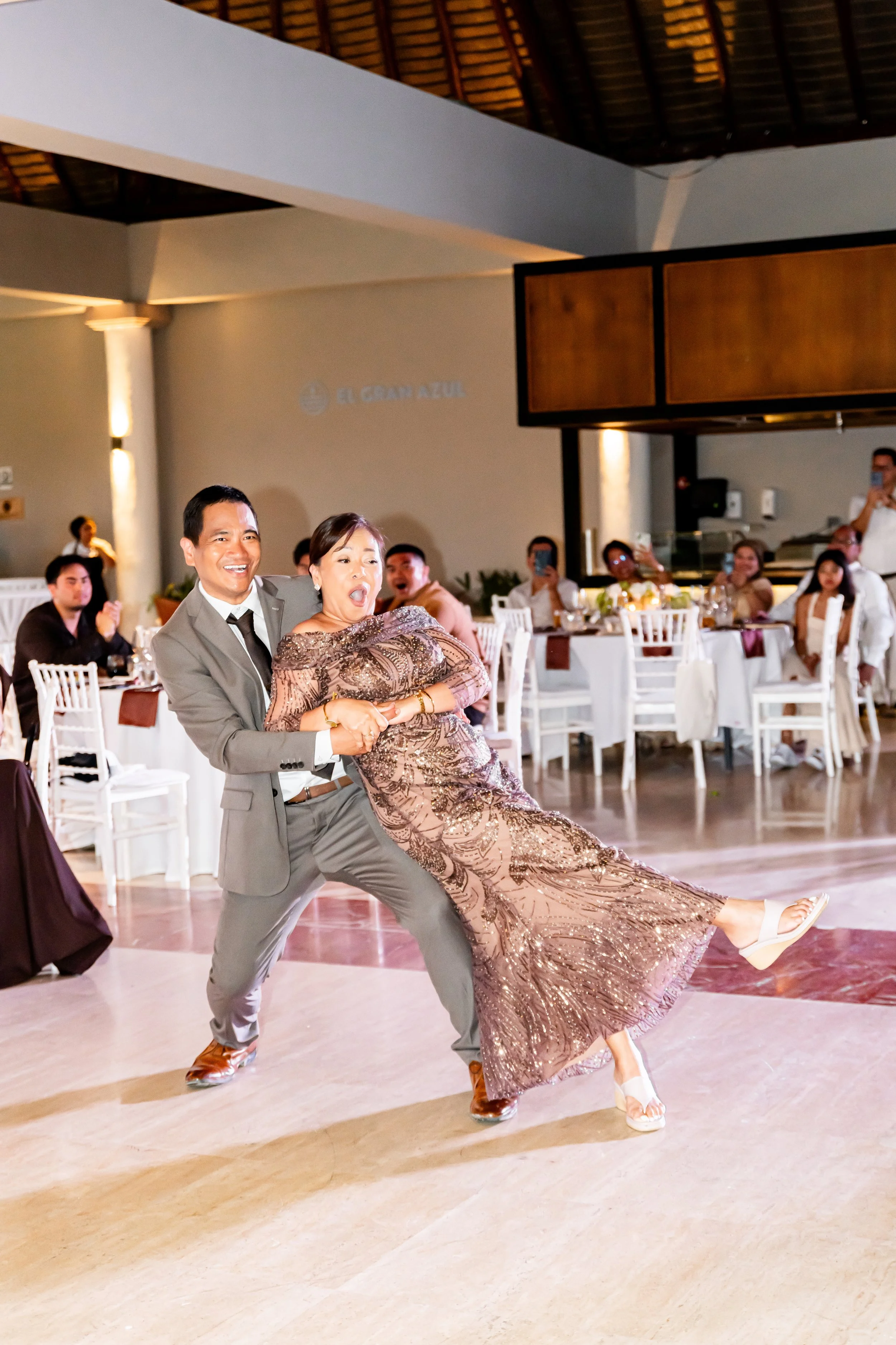 A&A_CalgaryWeddingPhotographer-780.jpeg
