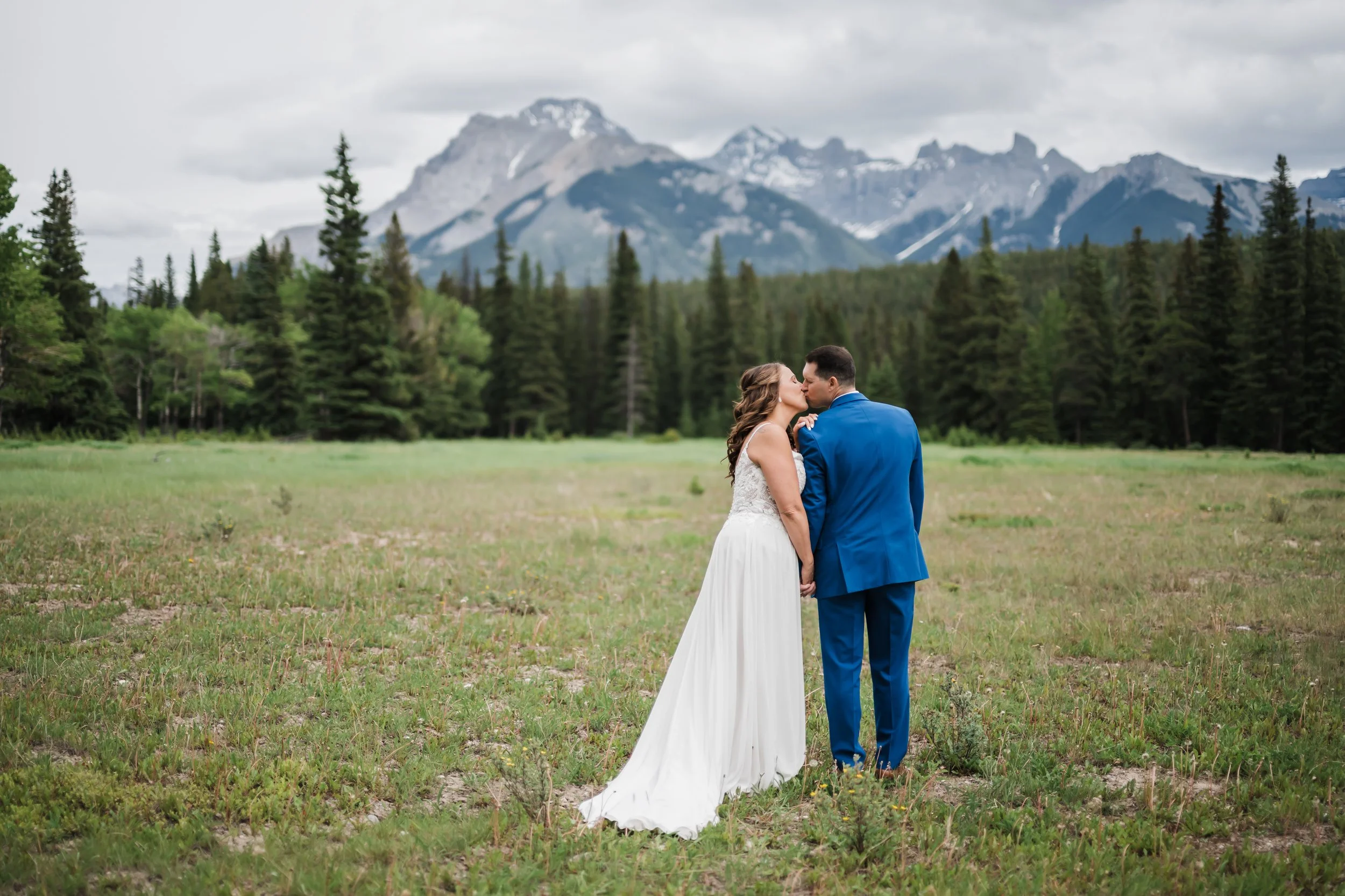 P&R_CalgaryWeddingPhotographer-49.jpeg