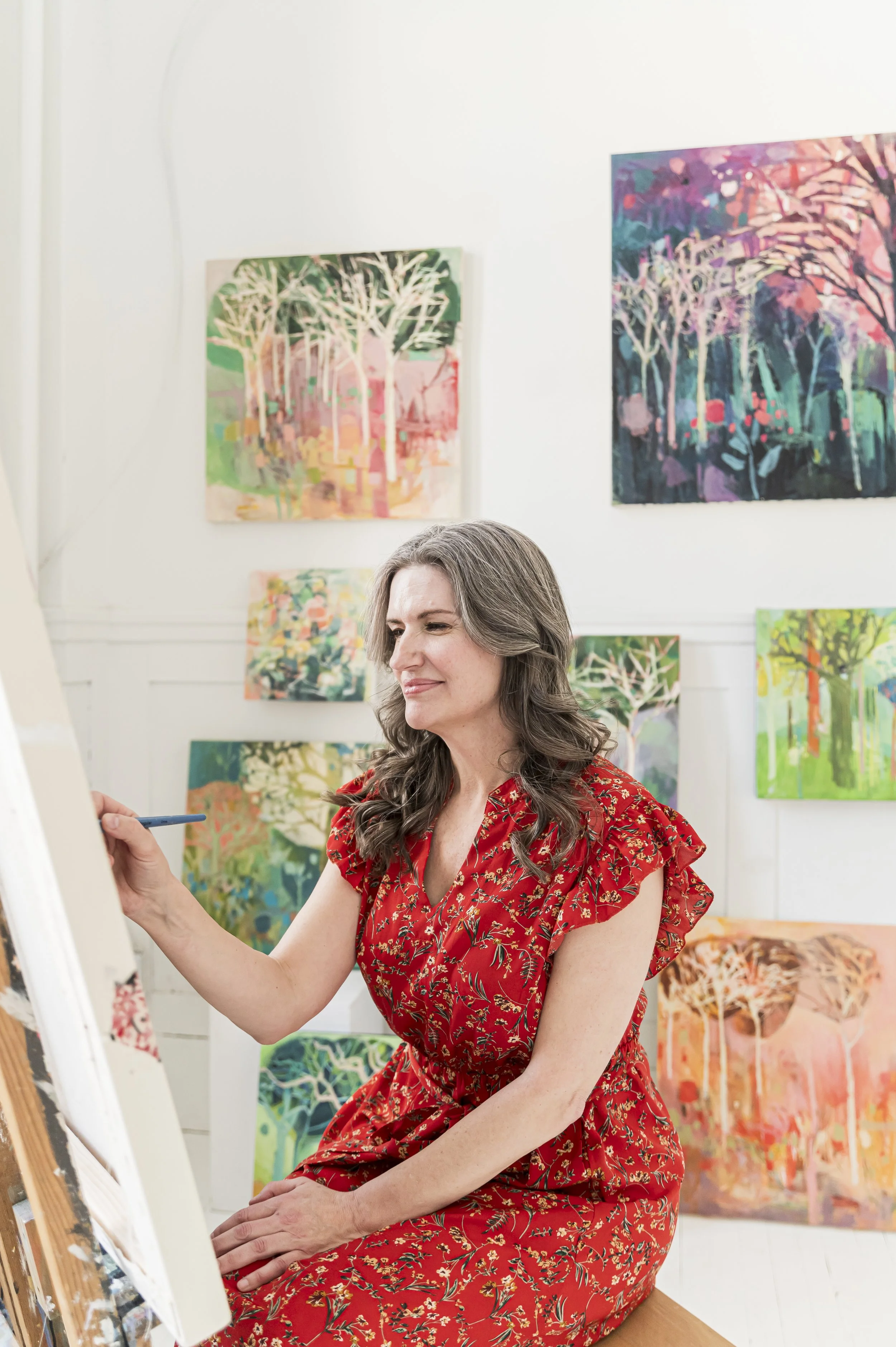 Professional headshots that feel confident, natural, and aligned with your brand. As a Calgary branding photographer, I create modern, editorial-style headshots for entrepreneurs, creatives, and professionals looking to elevate their online presence.