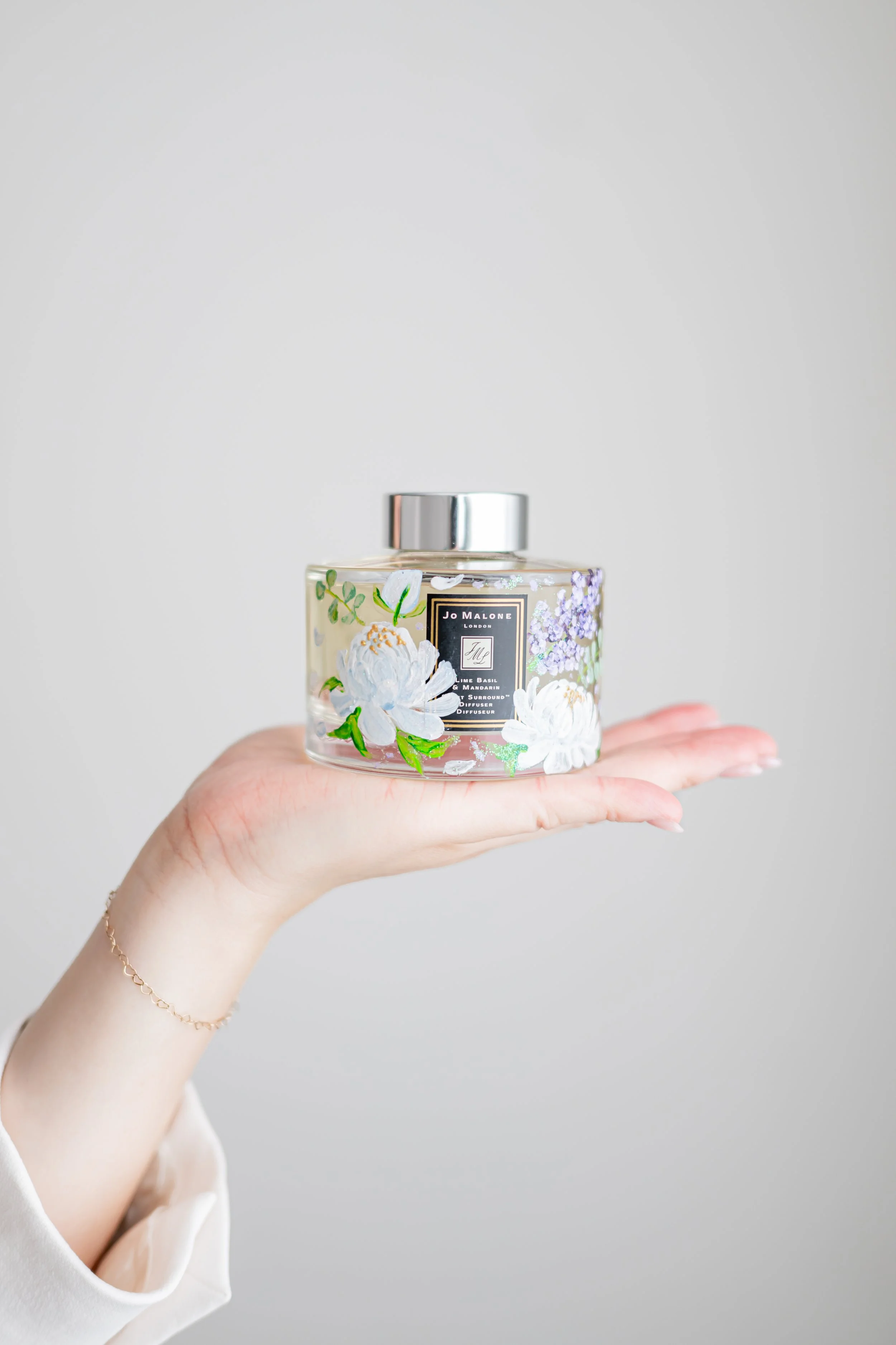 Professional headshots that feel confident, natural, and aligned with your brand. As a Calgary branding photographer, I create modern, editorial-style headshots for entrepreneurs, creatives, and professionals looking to elevate their online presence.