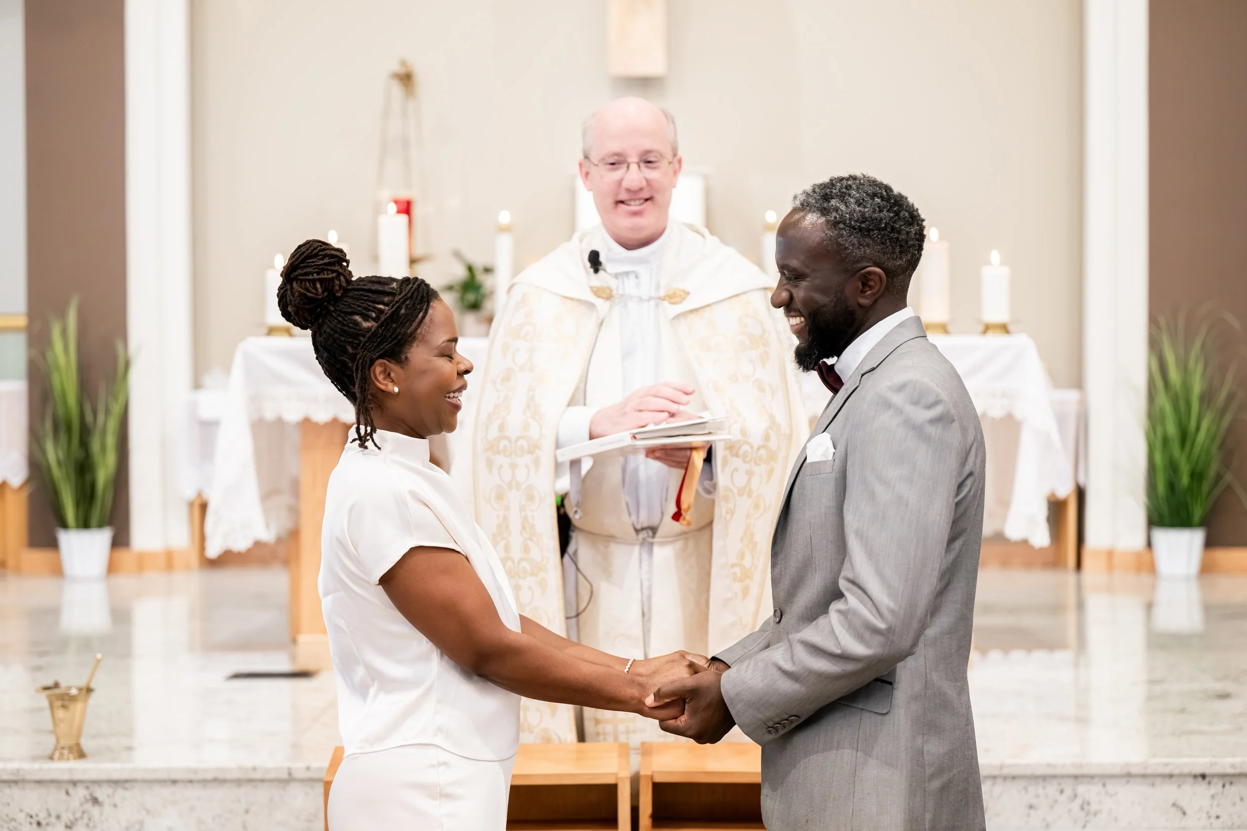 Looking for a Calgary wedding photographer who captures genuine, emotional moments with a timeless, editorial feel? You’re in the right place. Based in Calgary, I specialize in photographing engaged couples who want their love story documented in a w