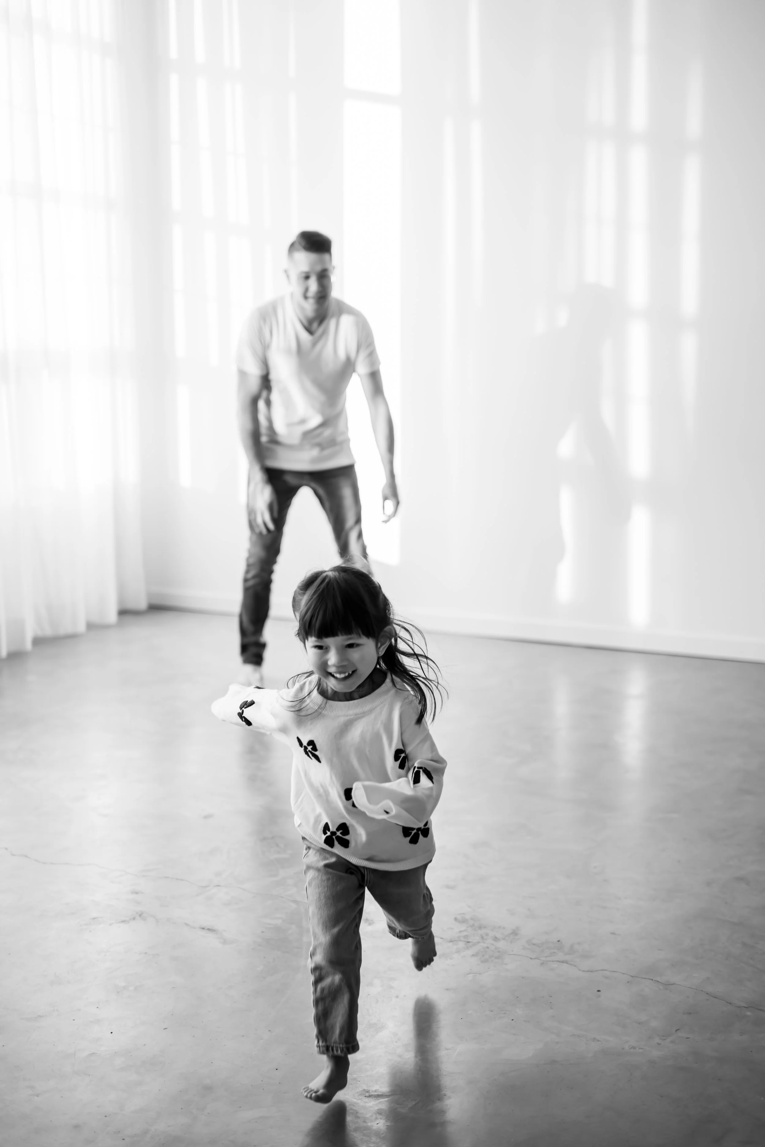 Calgary family photographer services bring a unique blend of artistry and emotion to every frame. As a premier family photographer in Calgary, I specialize in crafting stunning visual narratives that reflect the essence of your love story. Discover t